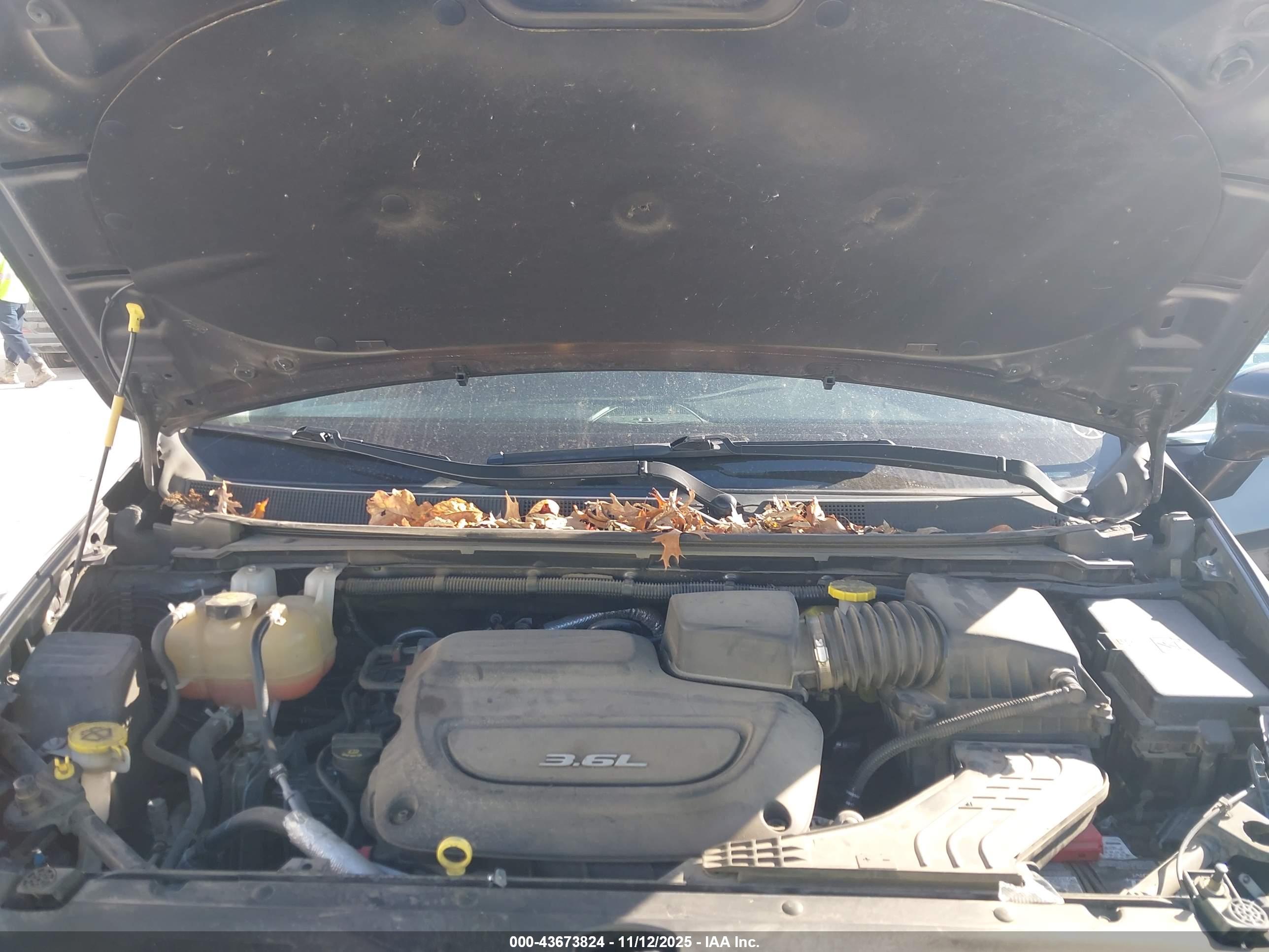 CHRYSLER PACIFICA image 10
