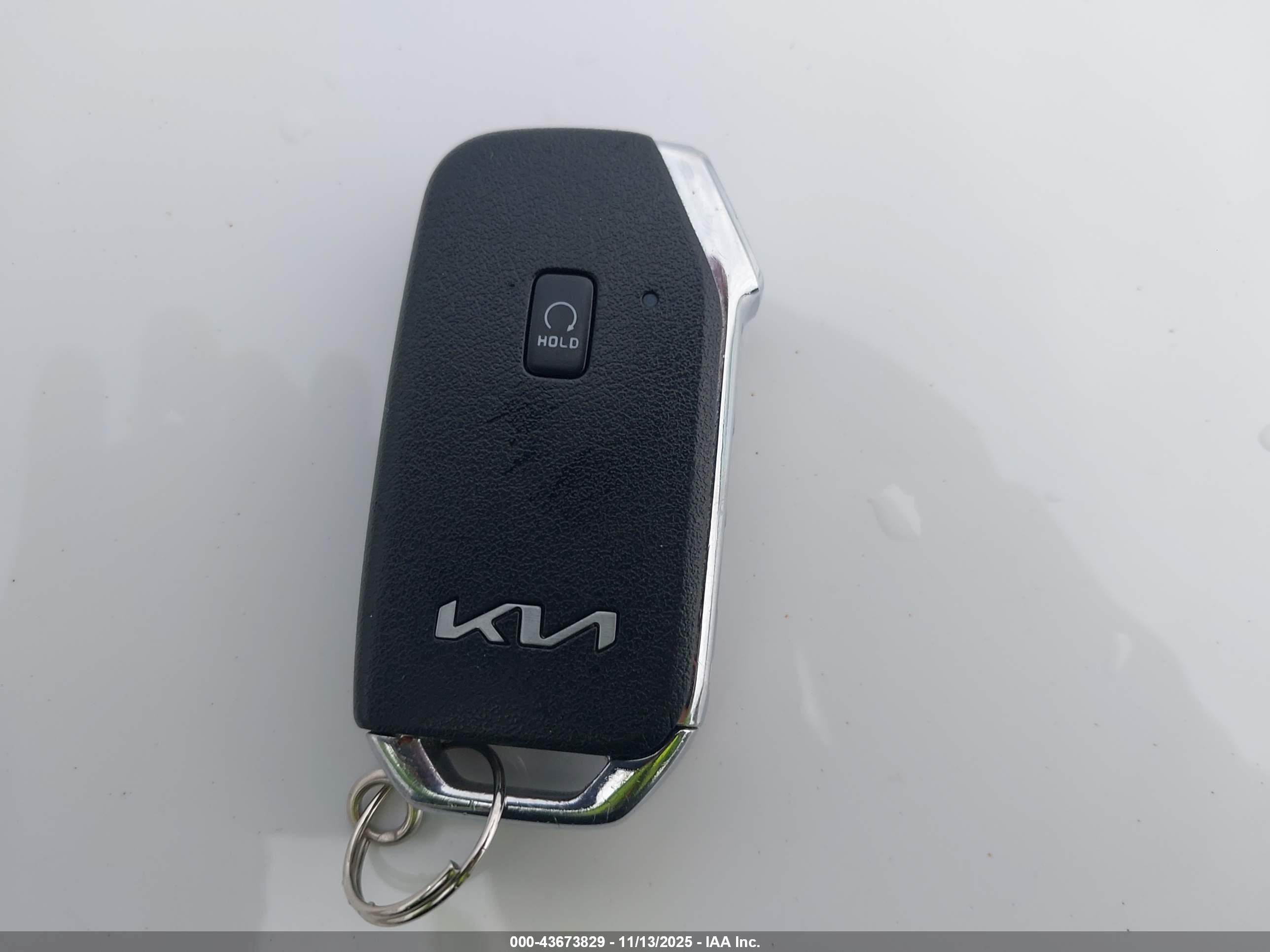 KIA K5 image 11