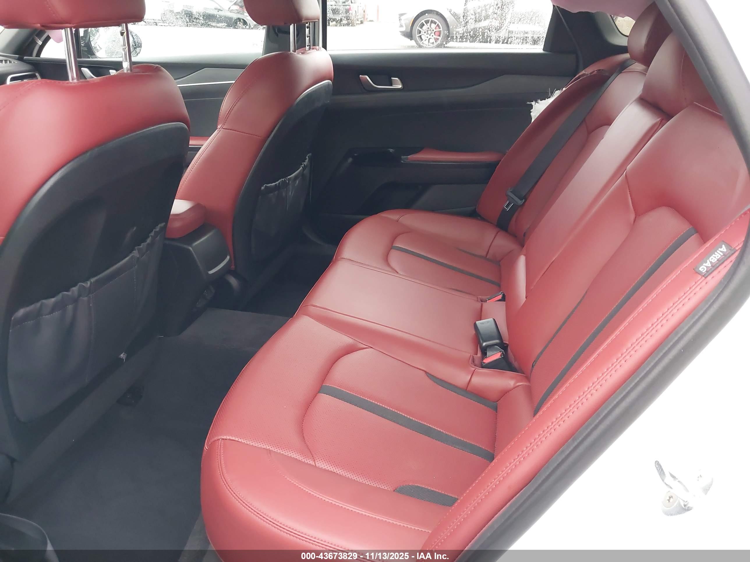 KIA K5 image 8