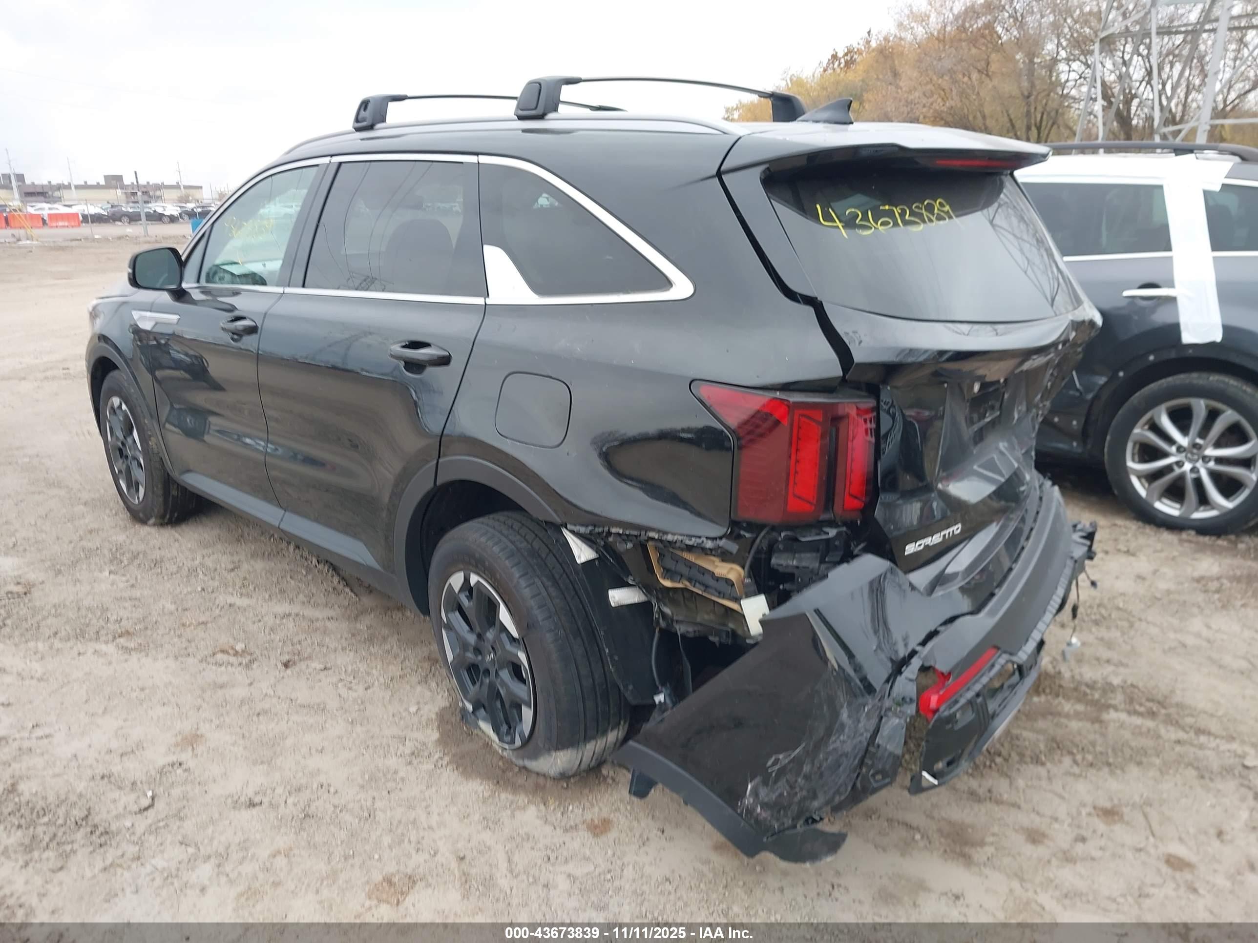 KIA SORENTO image 3