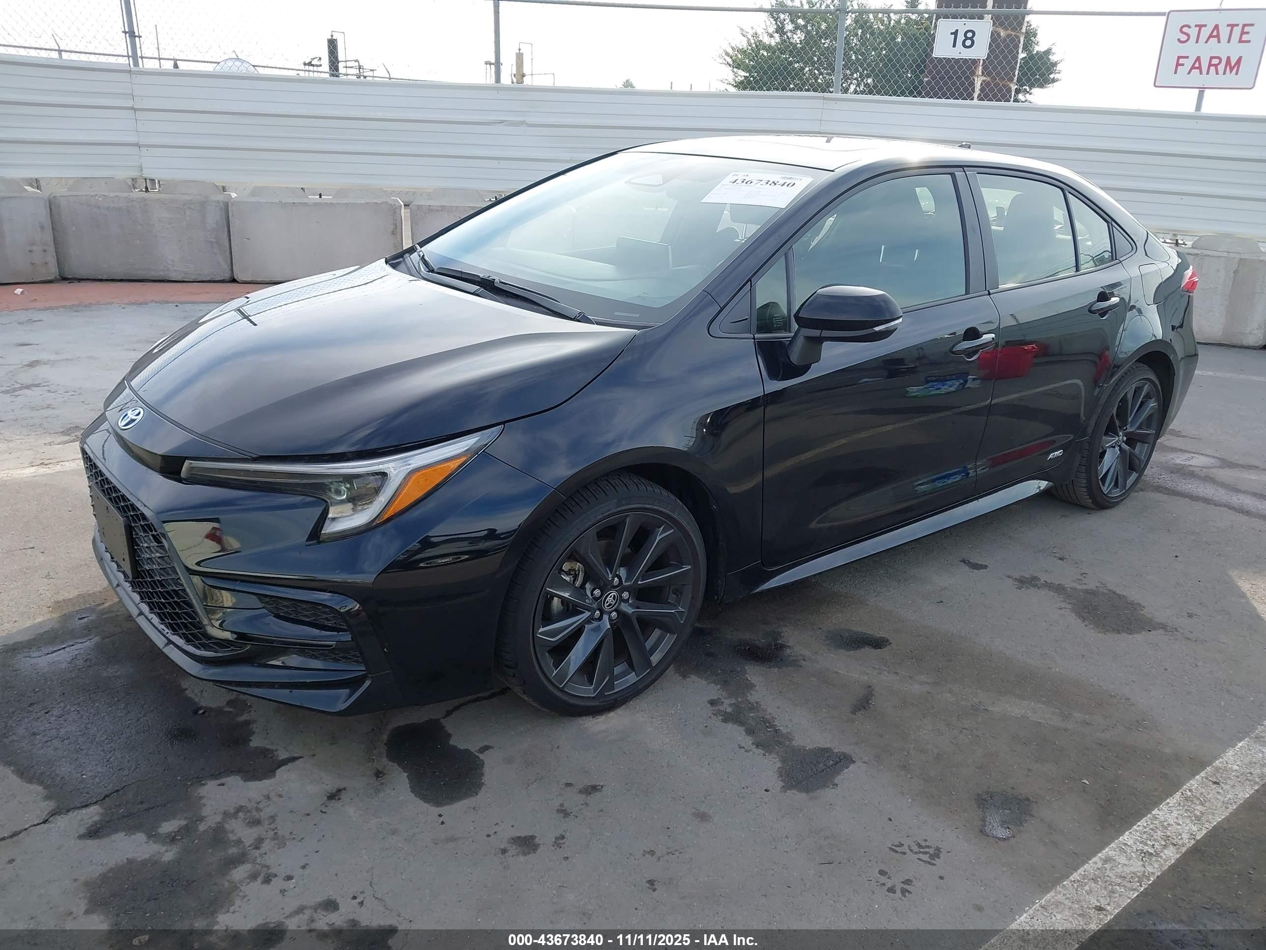 TOYOTA COROLLA image 2