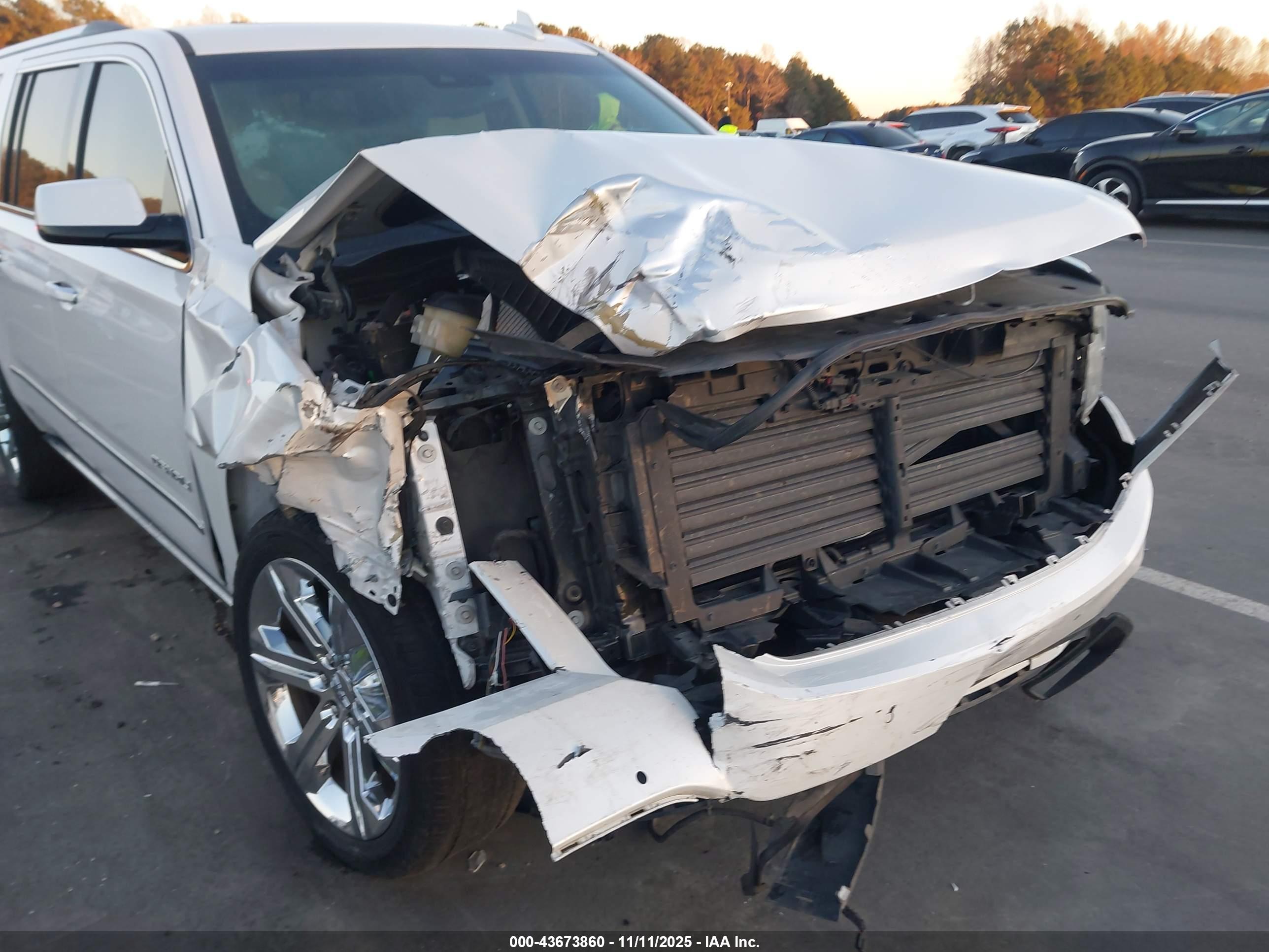 GMC YUKON image 6