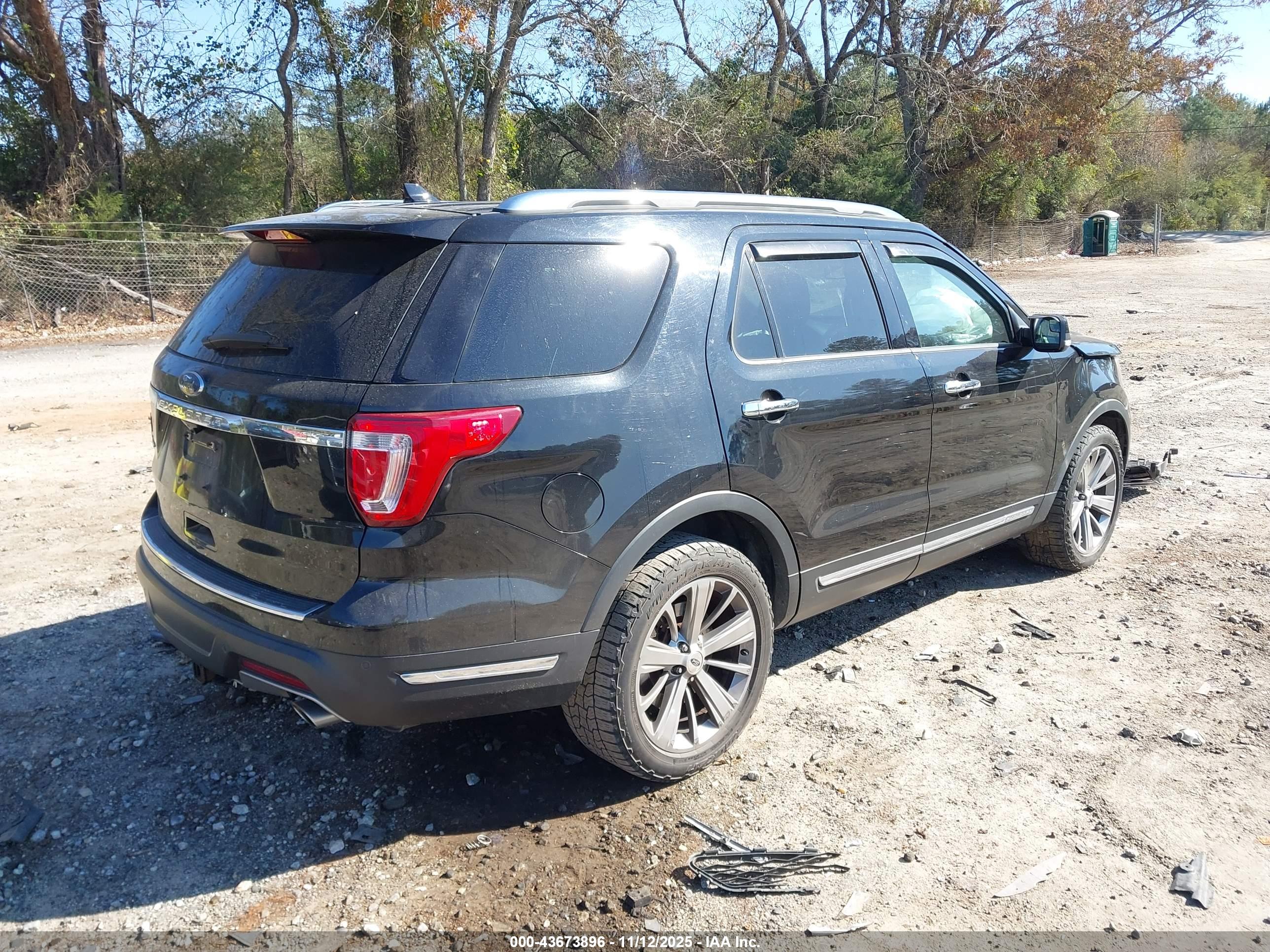 FORD EXPLORER image 4