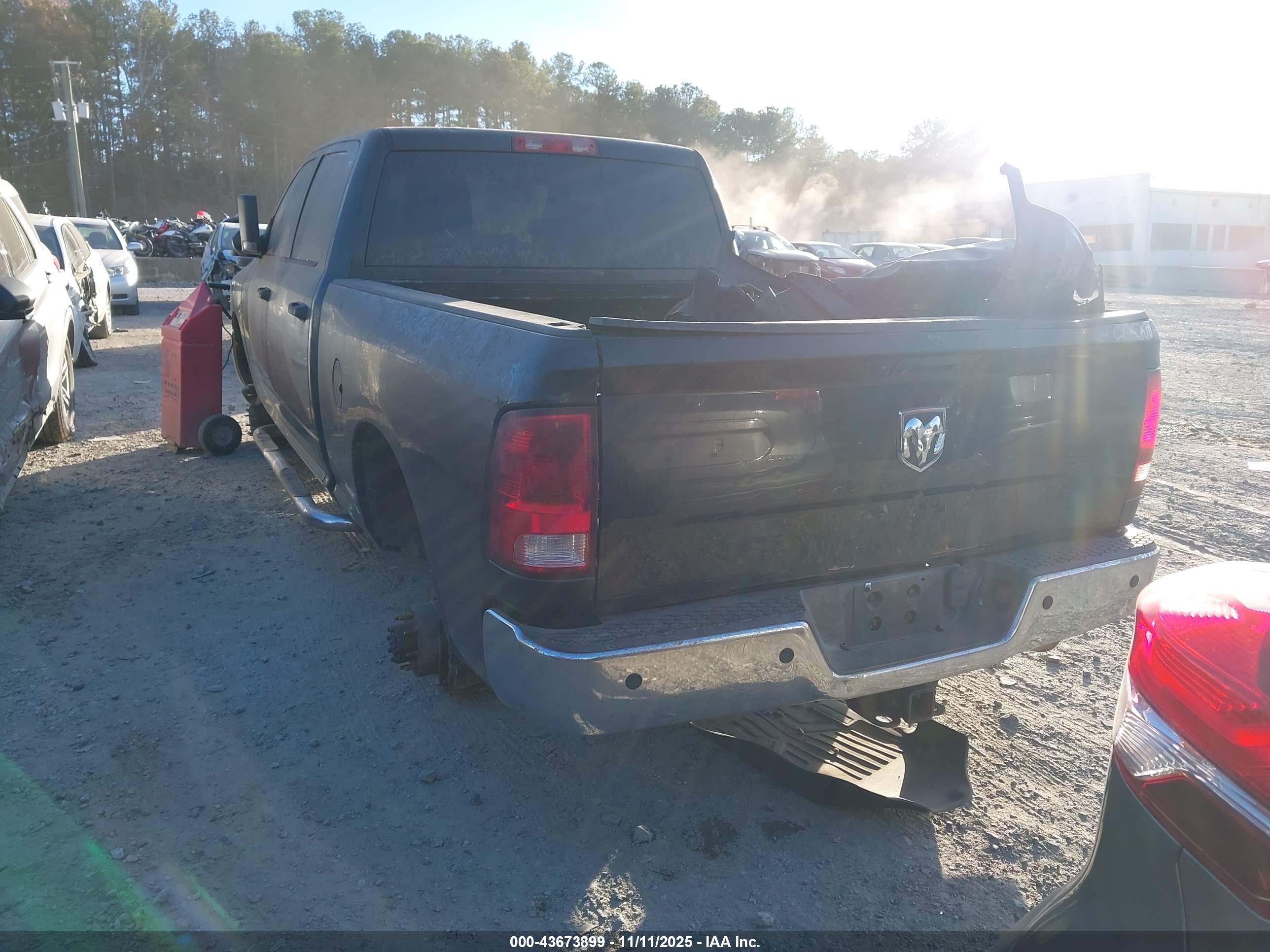 RAM 2500 image 3