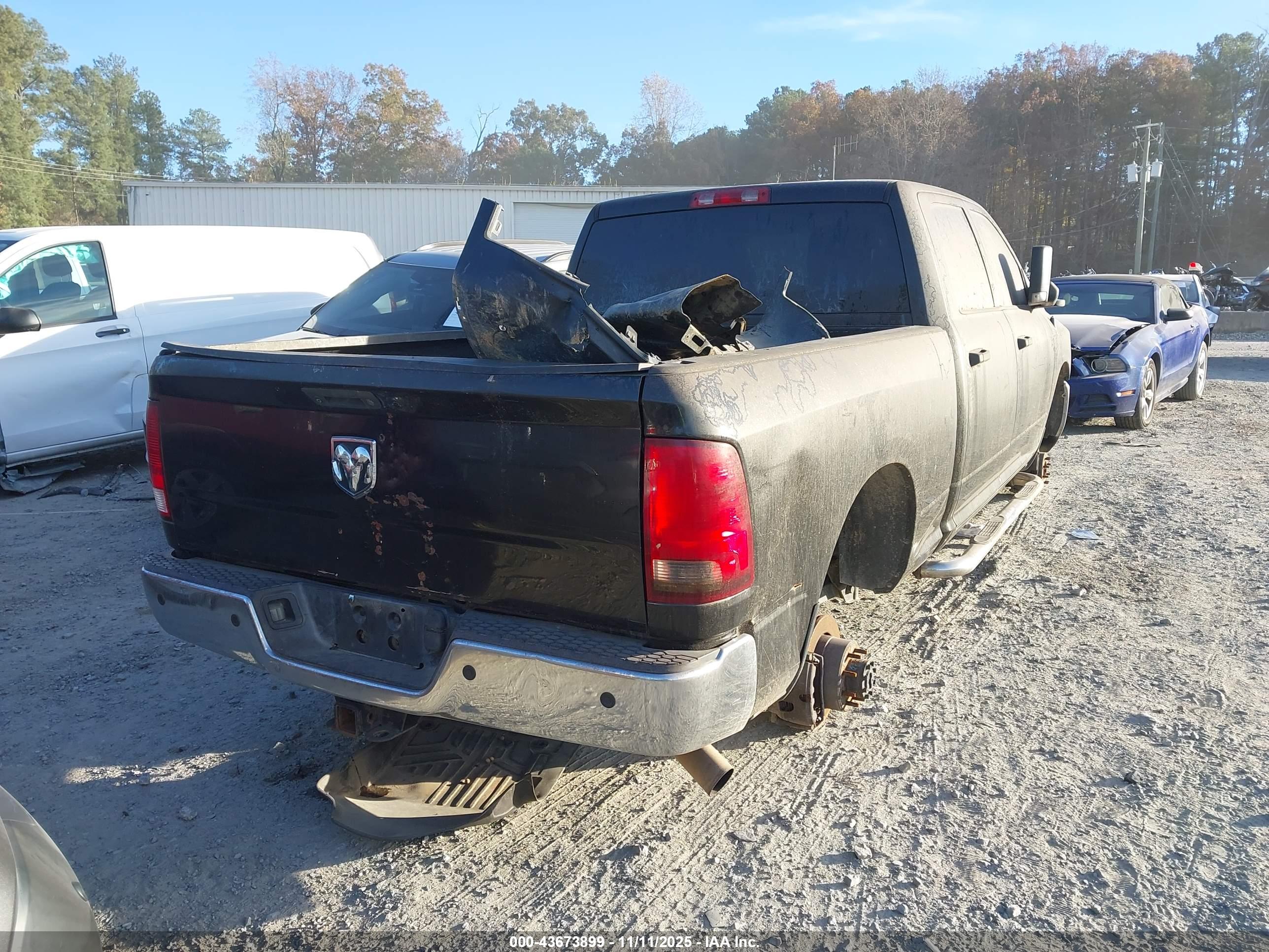 RAM 2500 image 4