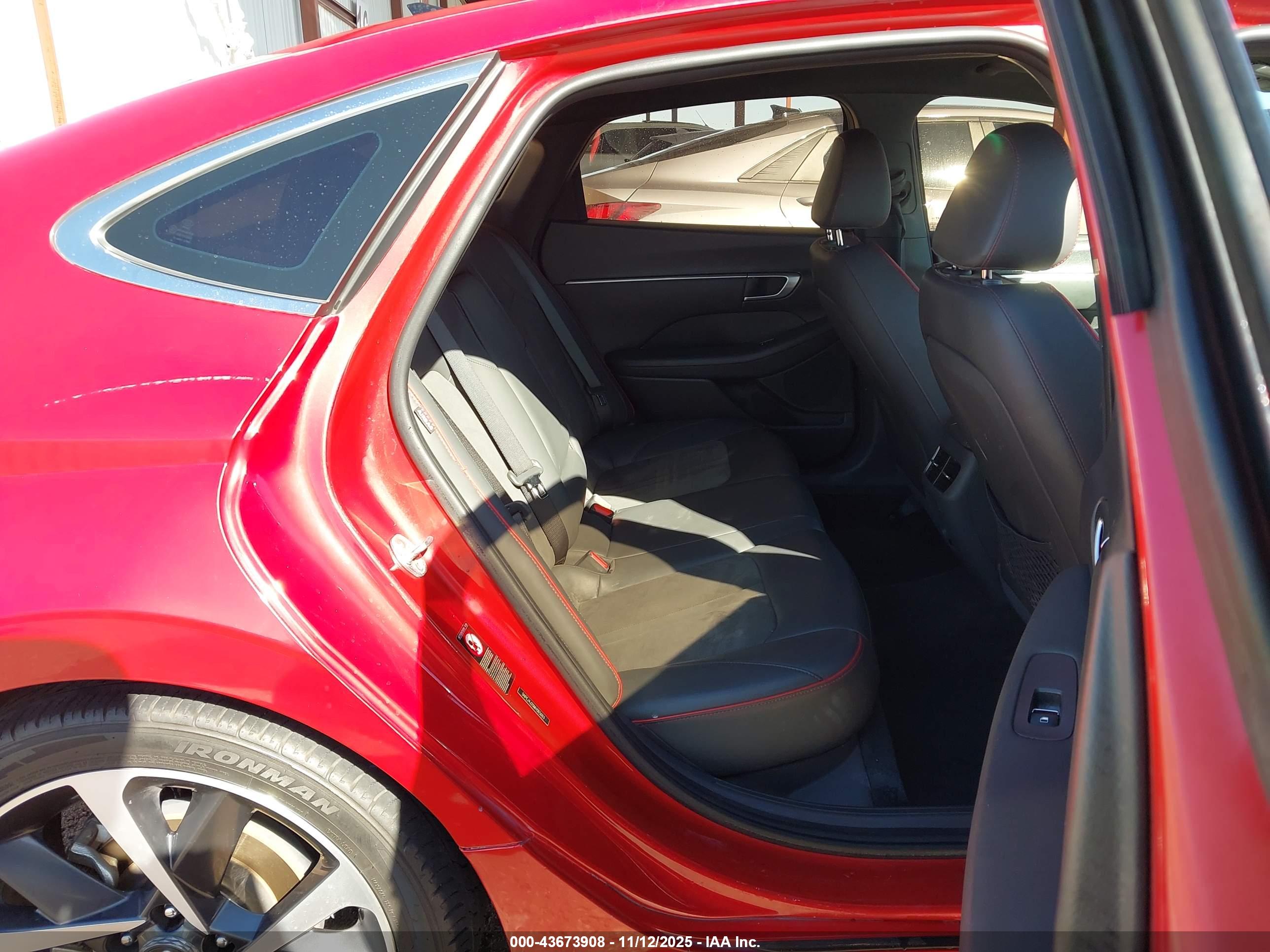 HYUNDAI SONATA image 8