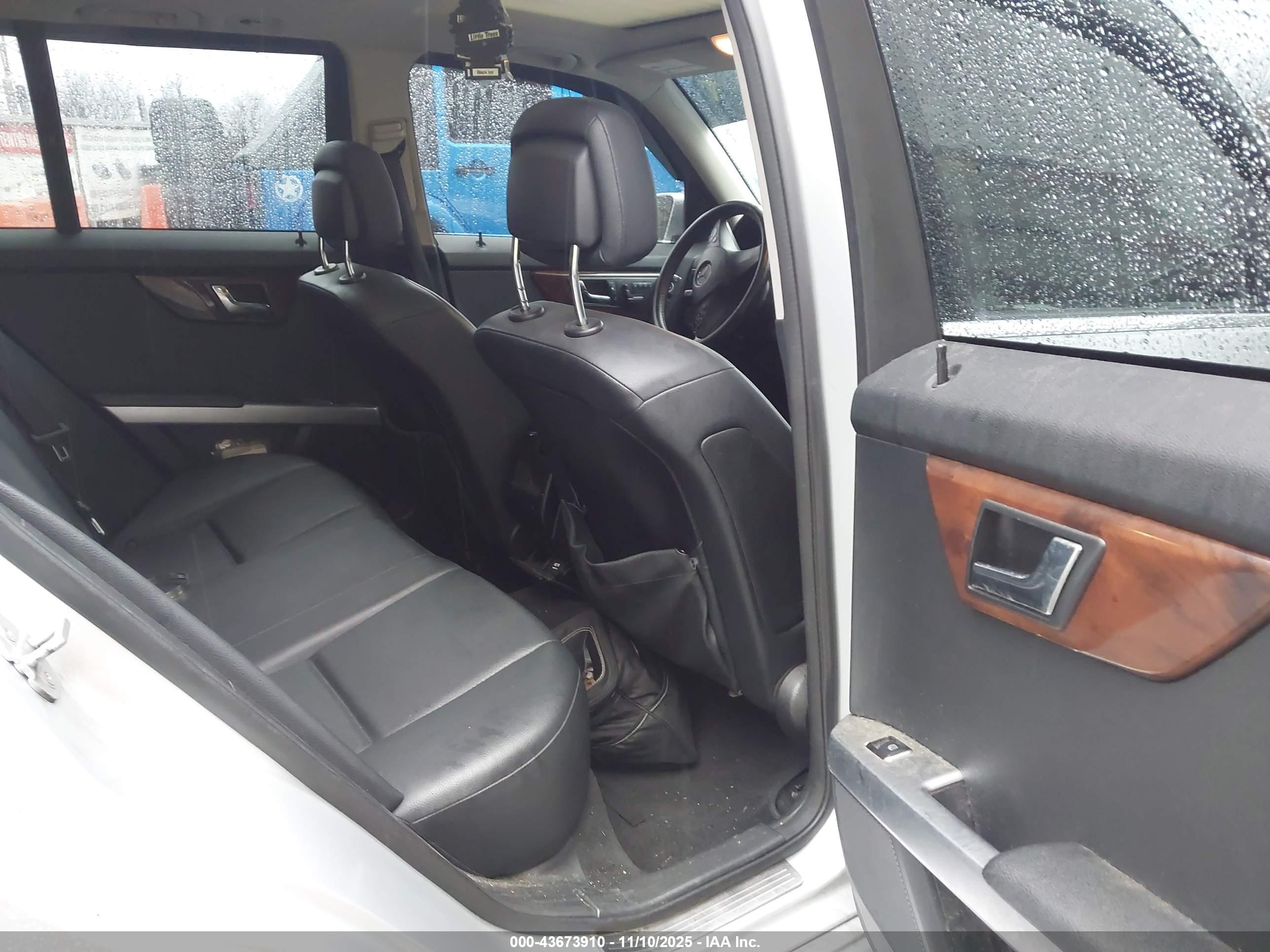 MERCEDES-BENZ GLK image 8