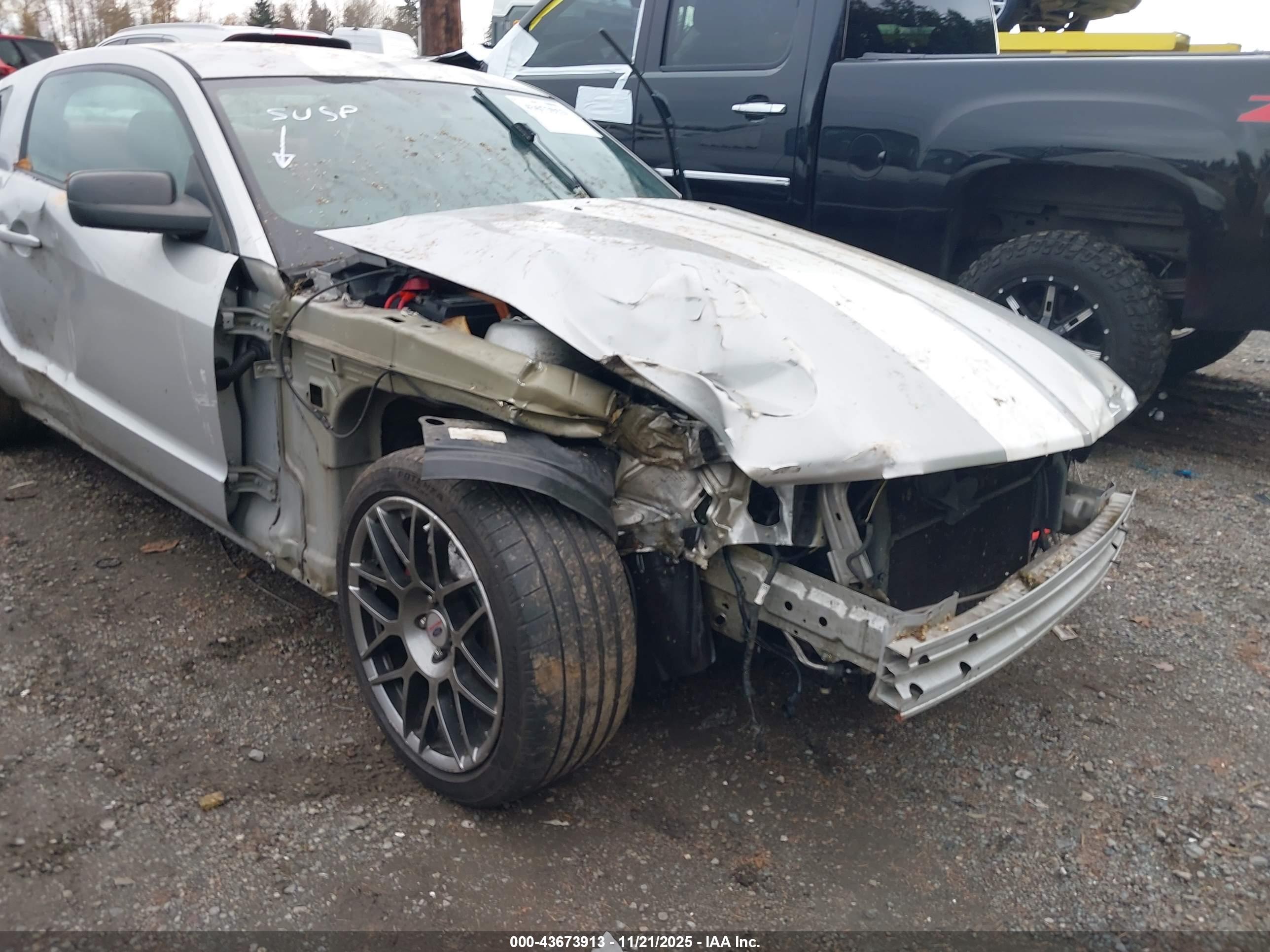 FORD MUSTANG image 6