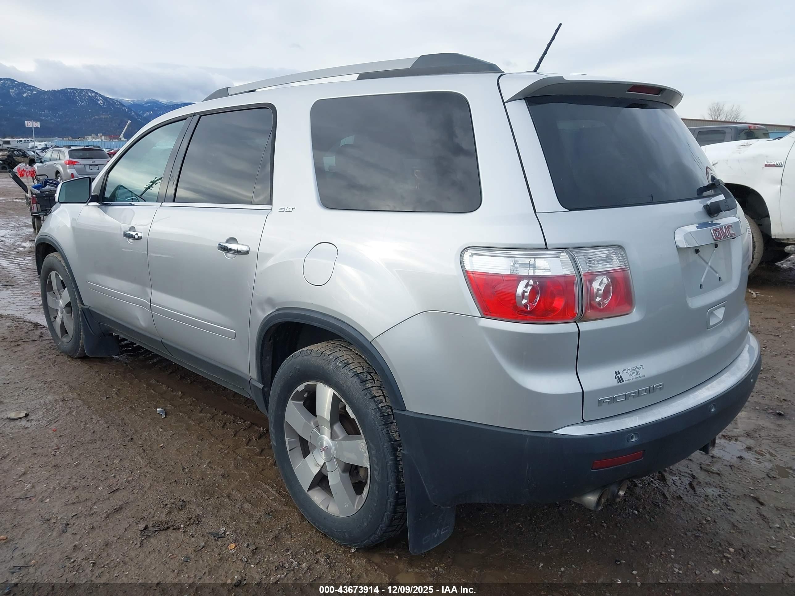 GMC ACADIA image 3