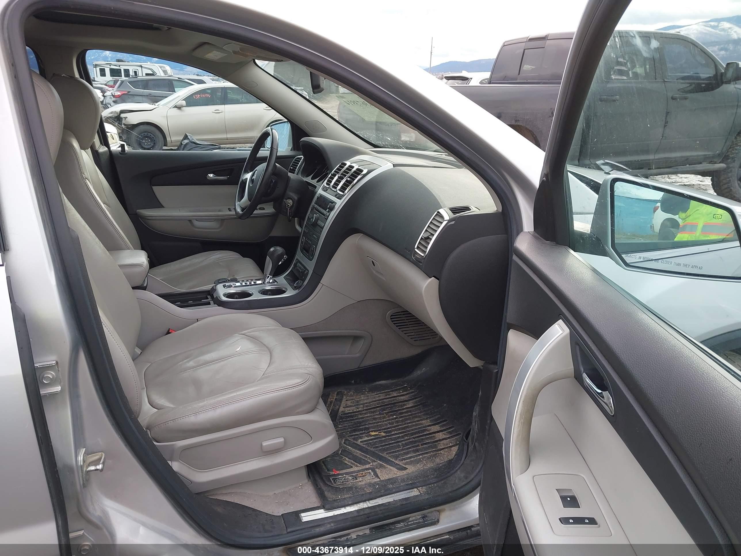 GMC ACADIA image 5