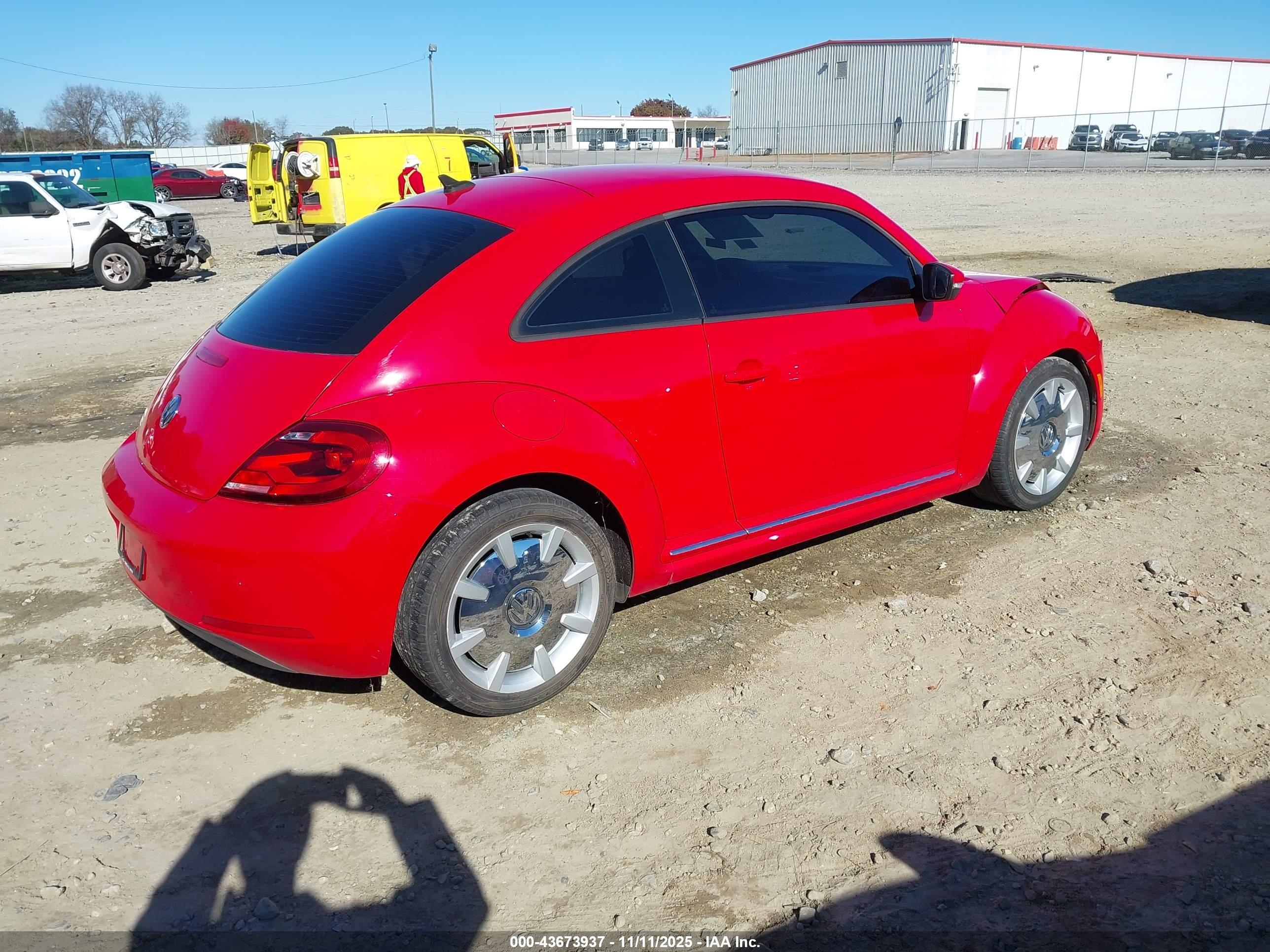 VOLKSWAGEN BEETLE image 4
