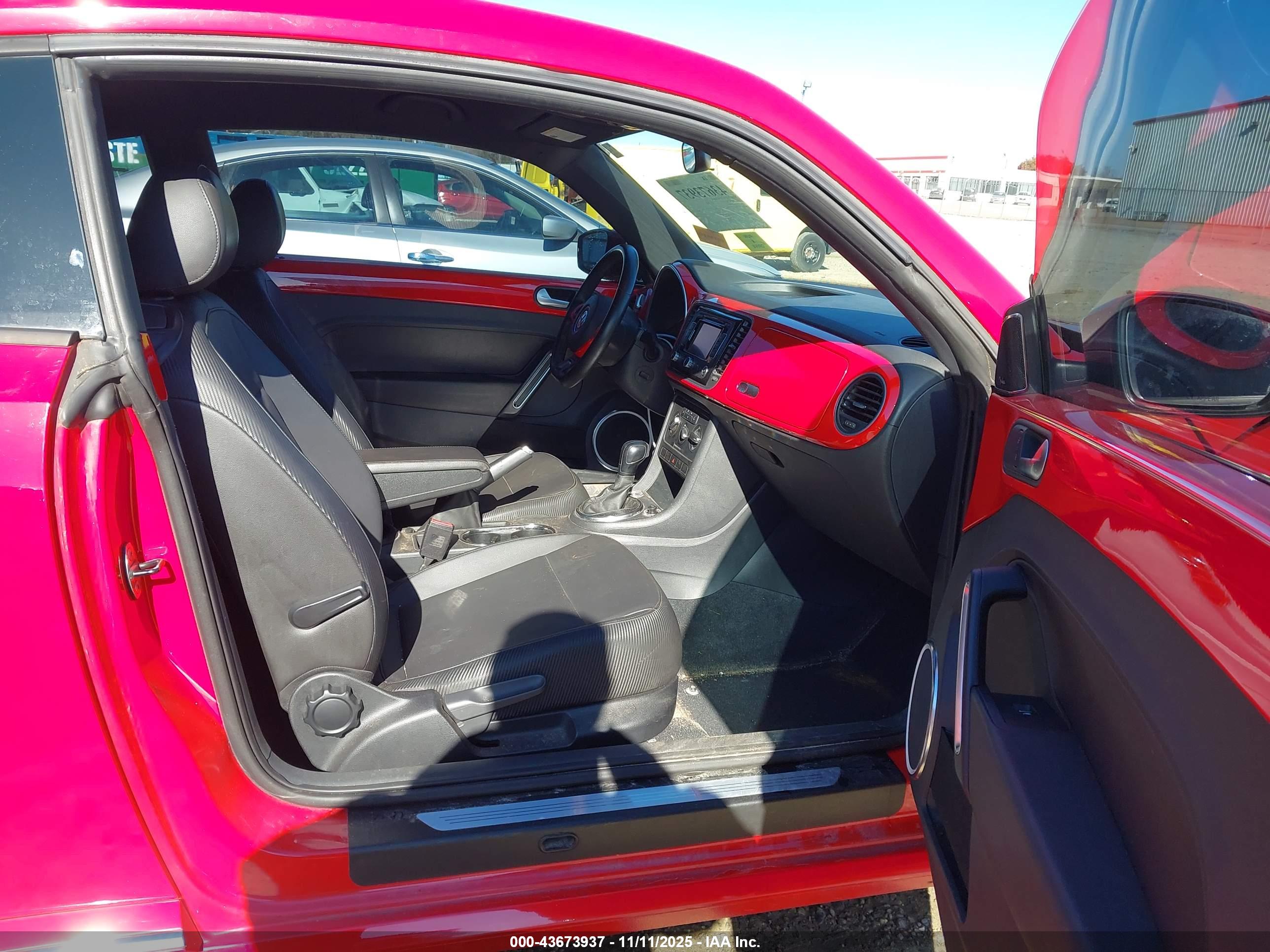 VOLKSWAGEN BEETLE image 5
