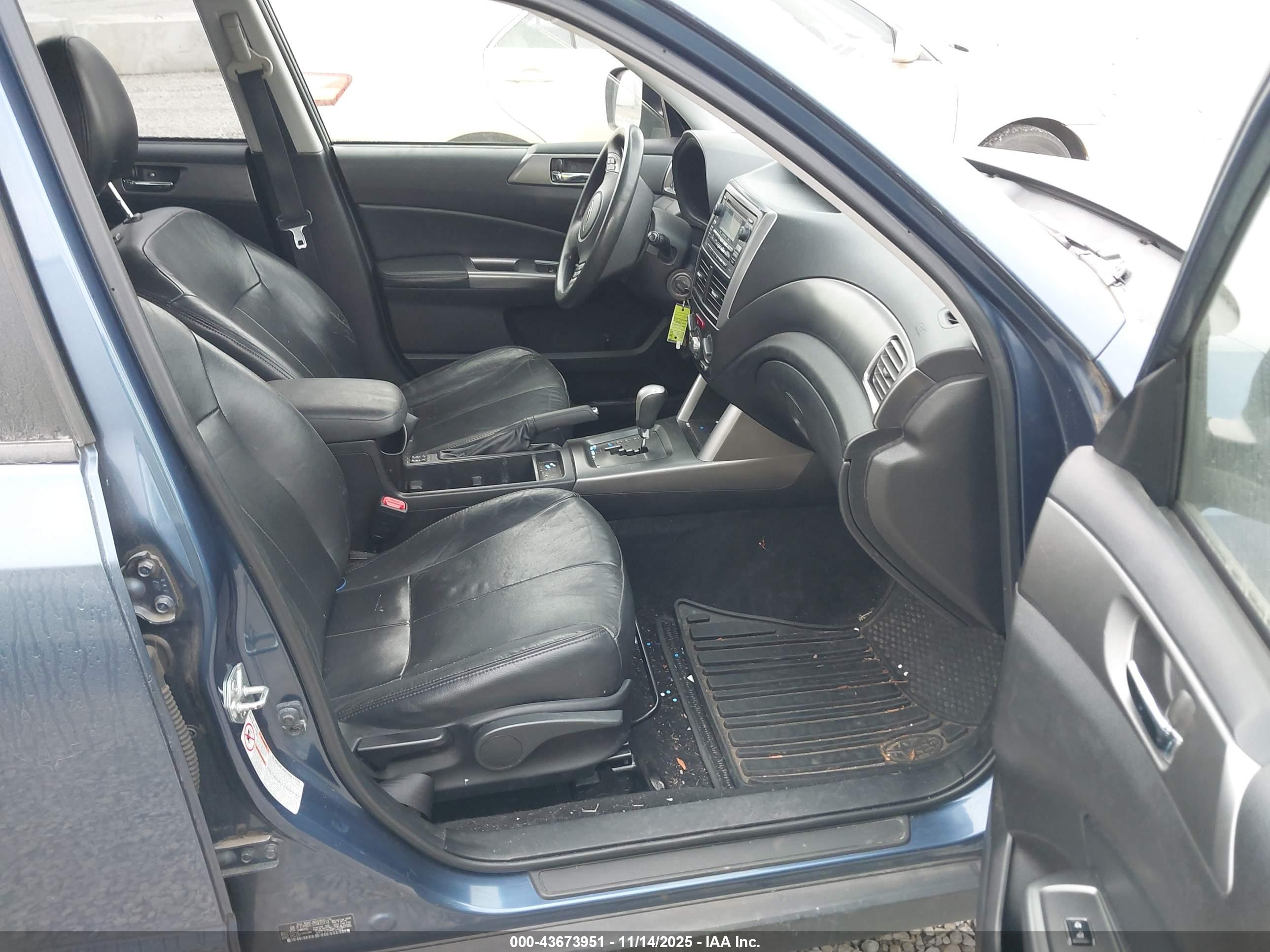 SUBARU FORESTER image 5