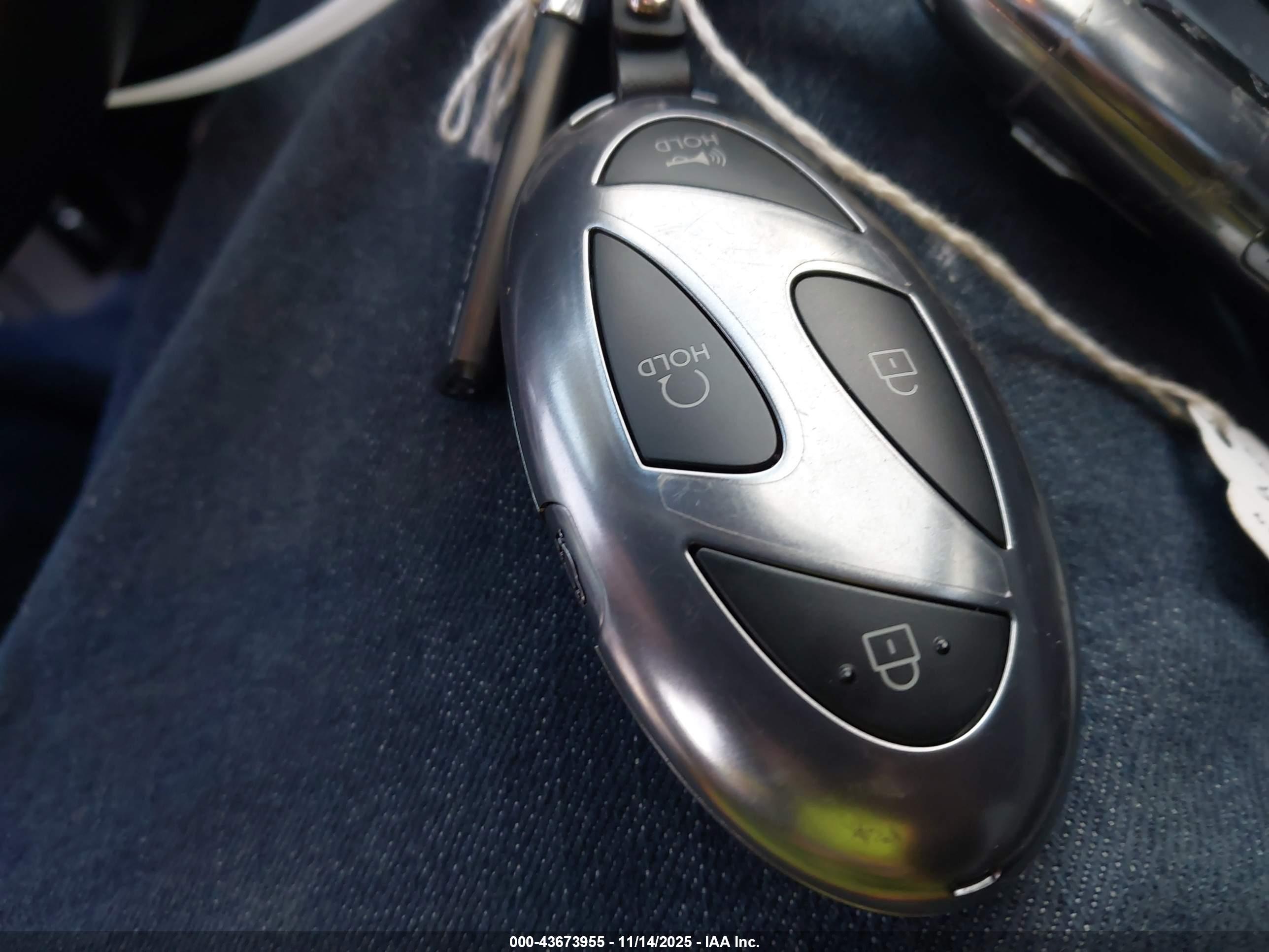 HYUNDAI ELANTRA image 11