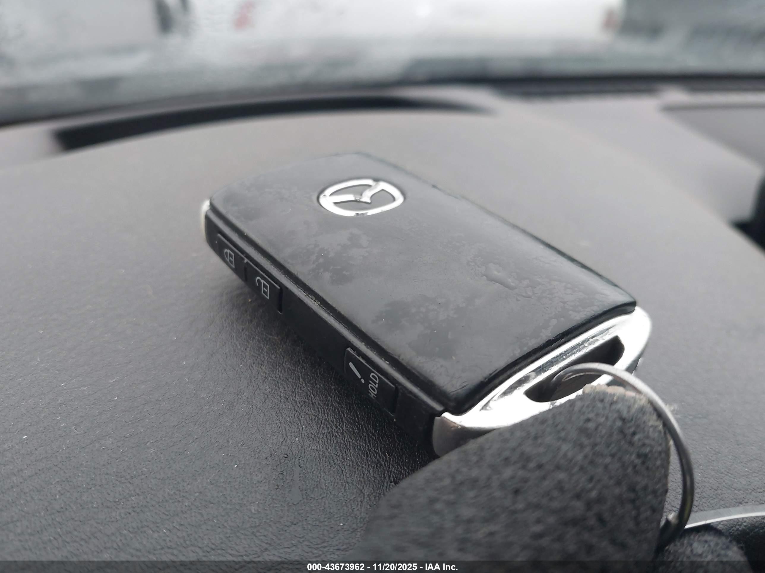 MAZDA MAZDA3 image 11