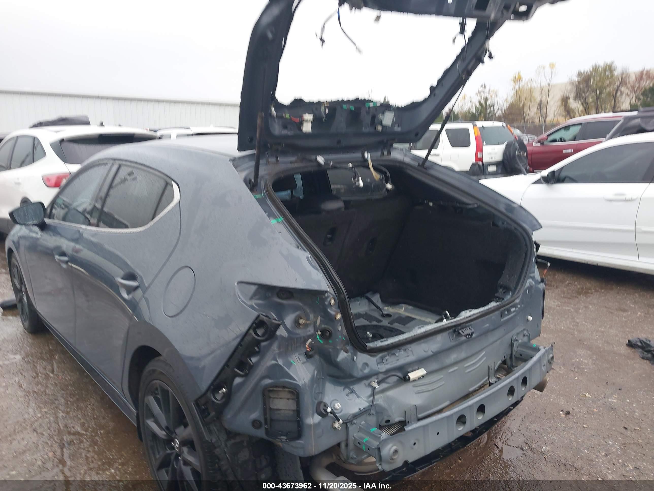 MAZDA MAZDA3 image 6