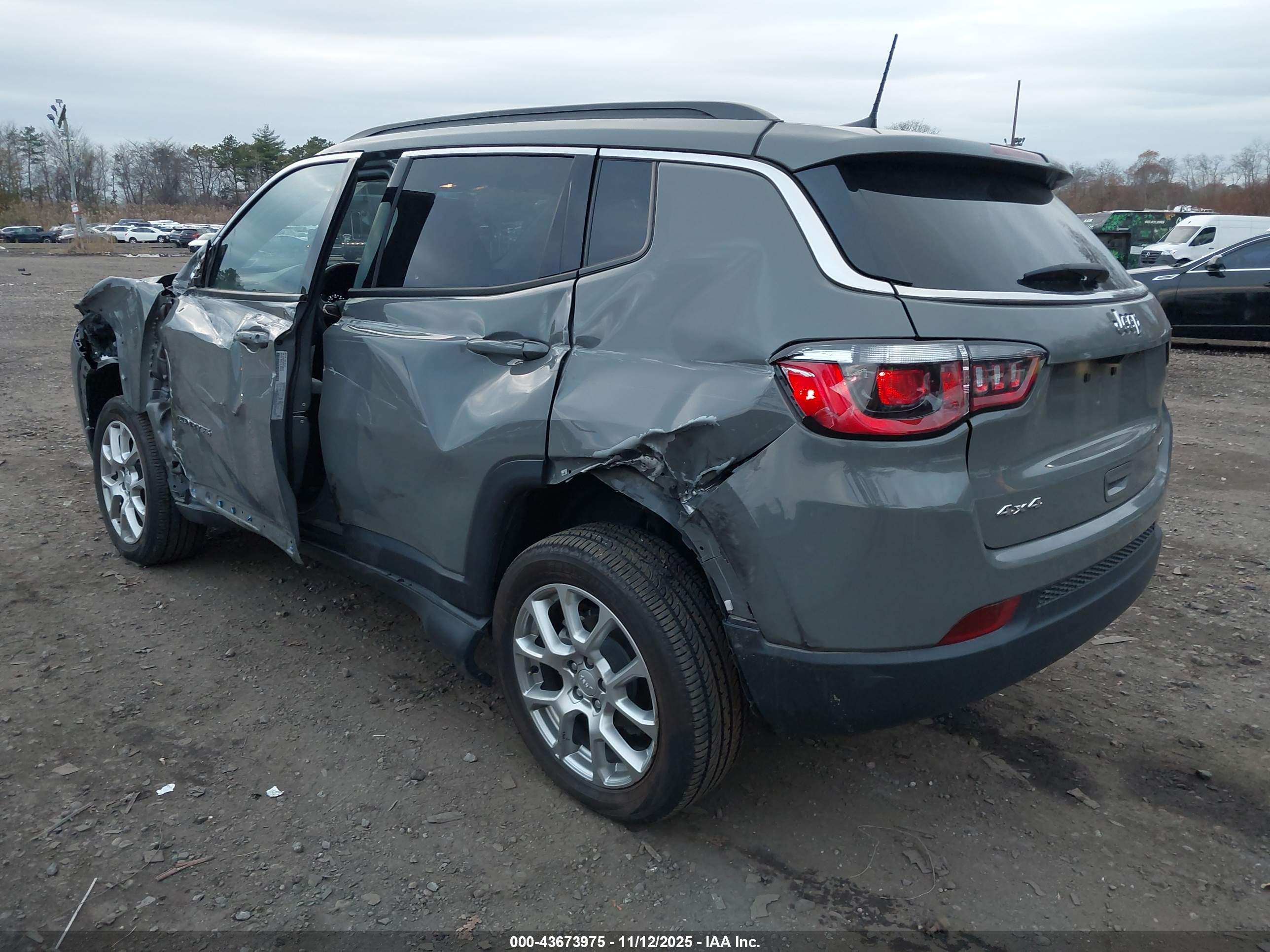 JEEP COMPASS image 3