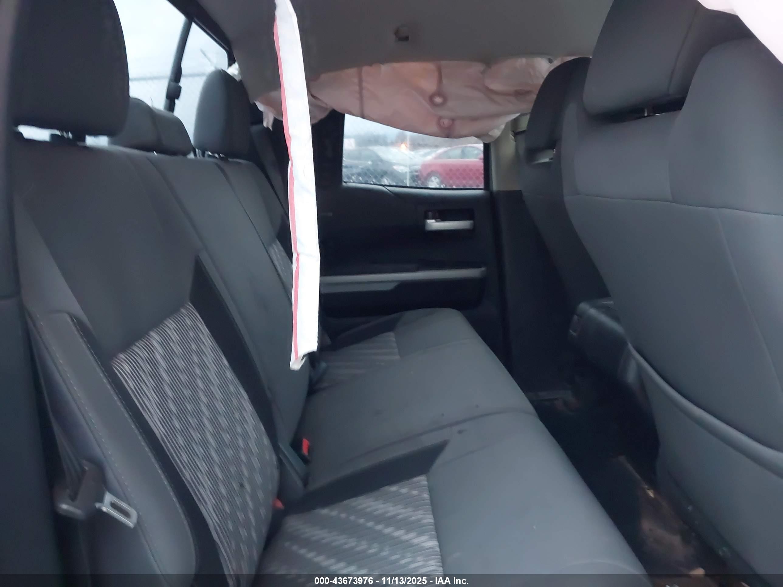 TOYOTA TUNDRA image 8
