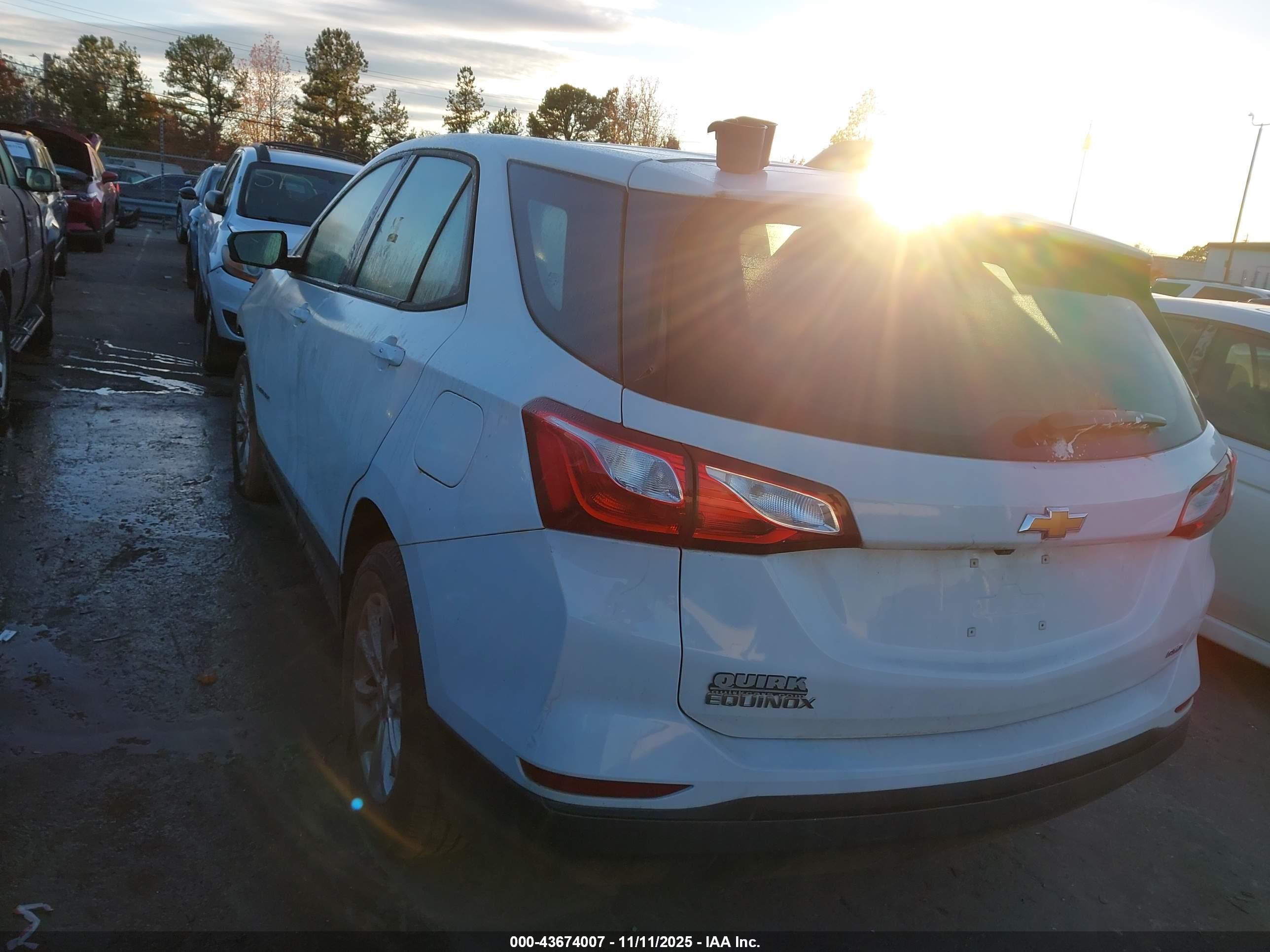 CHEVROLET EQUINOX image 3