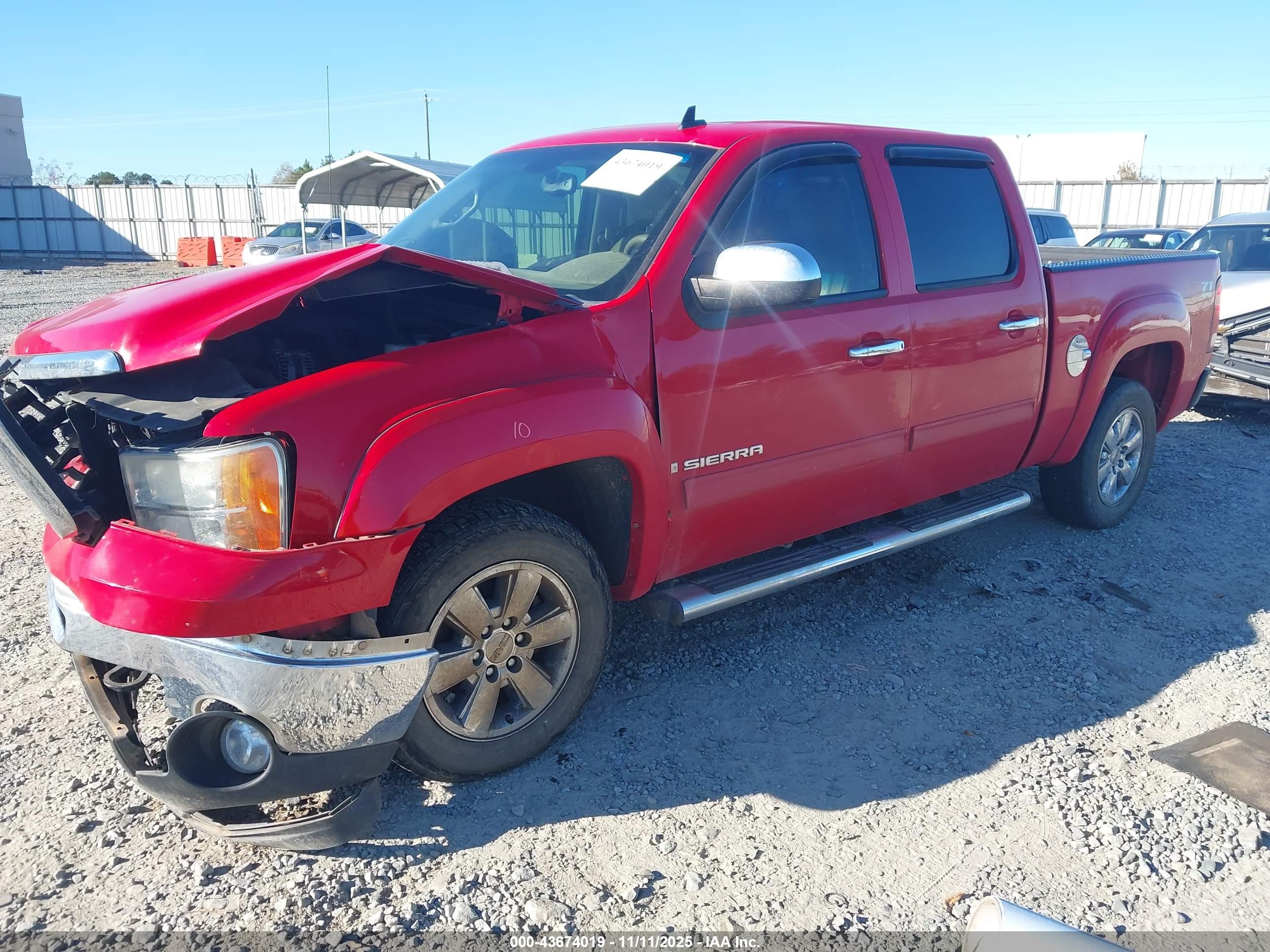 GMC SIERRA image 2