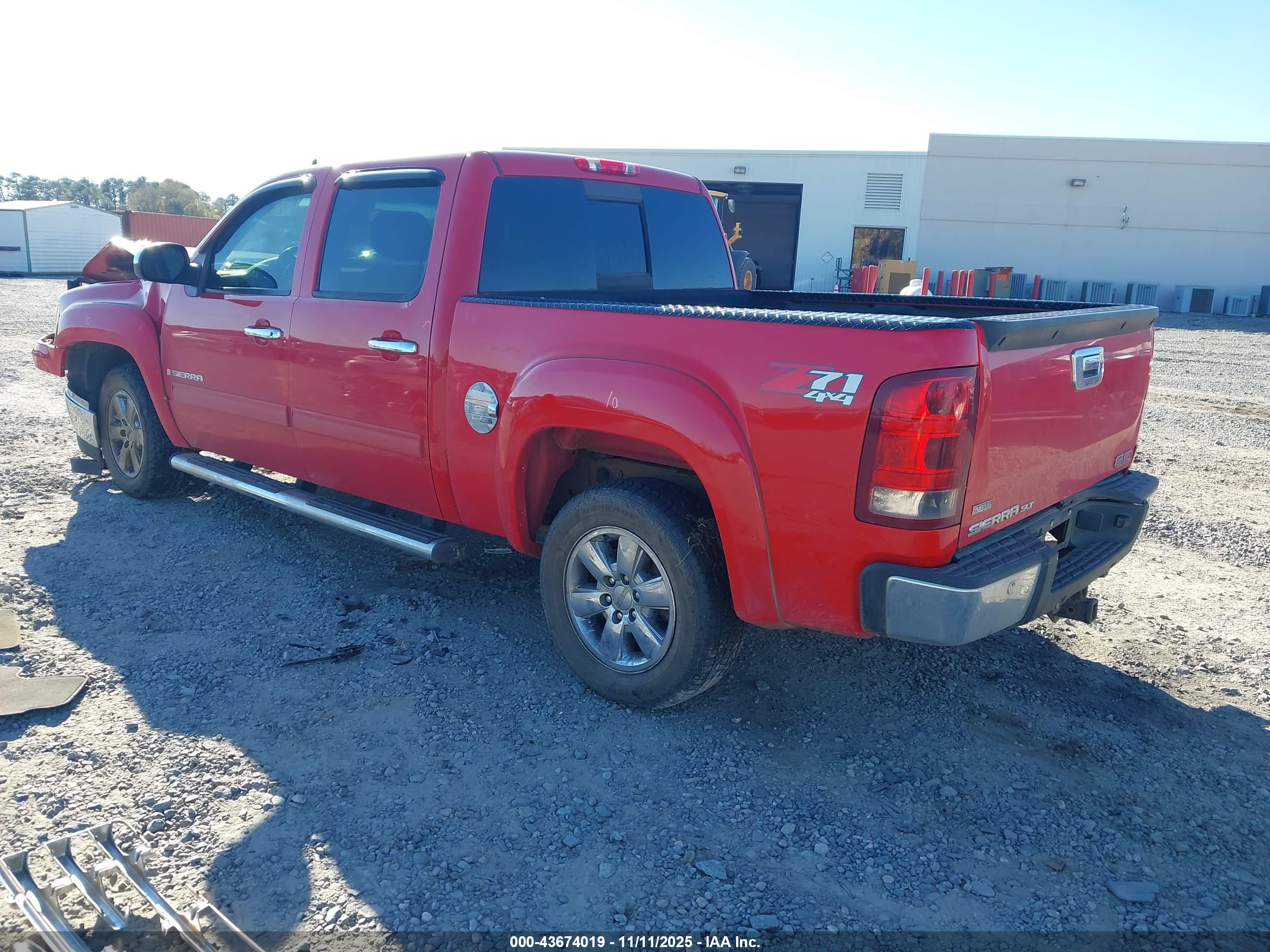 GMC SIERRA image 3