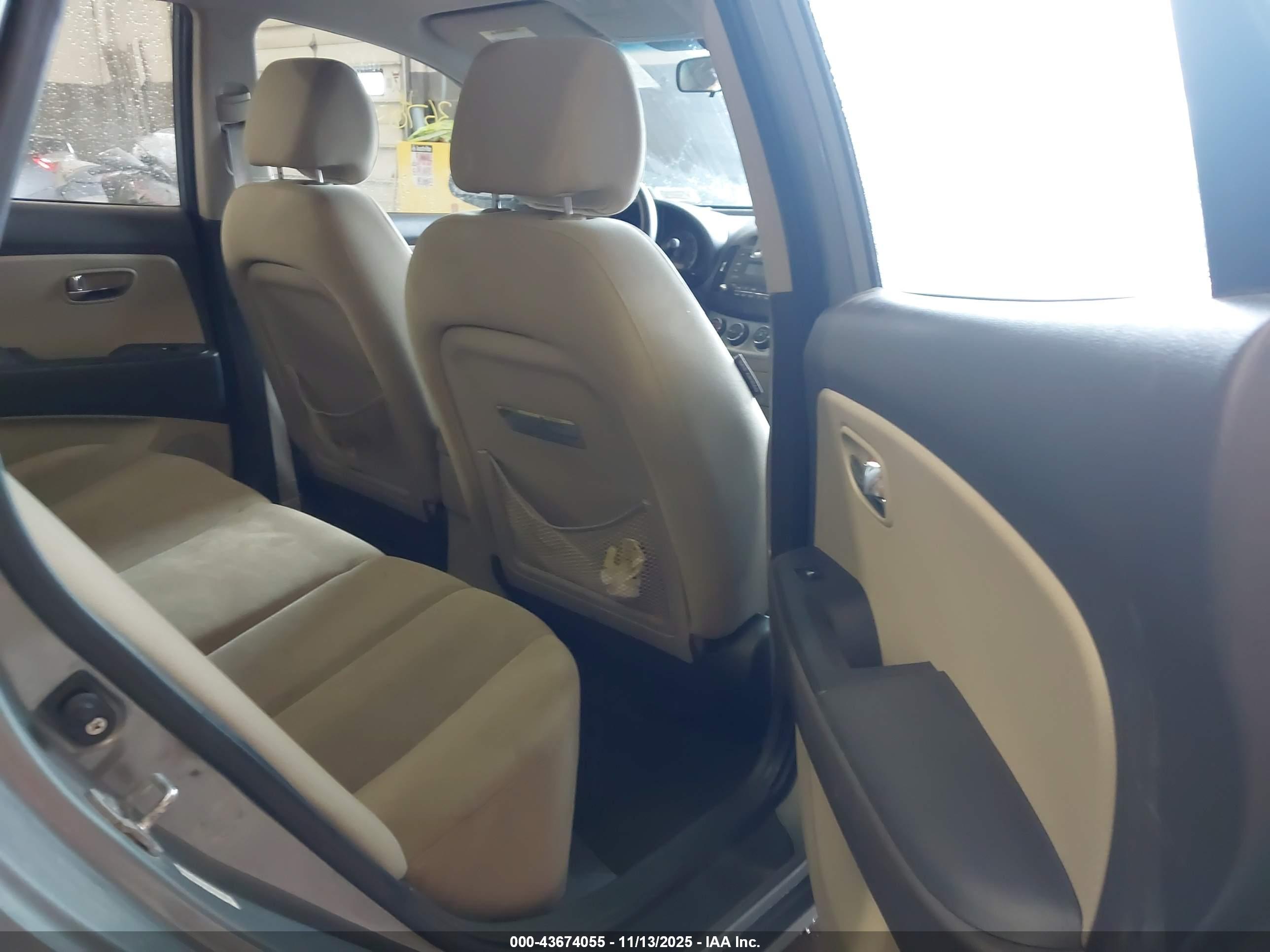 HYUNDAI ELANTRA image 8