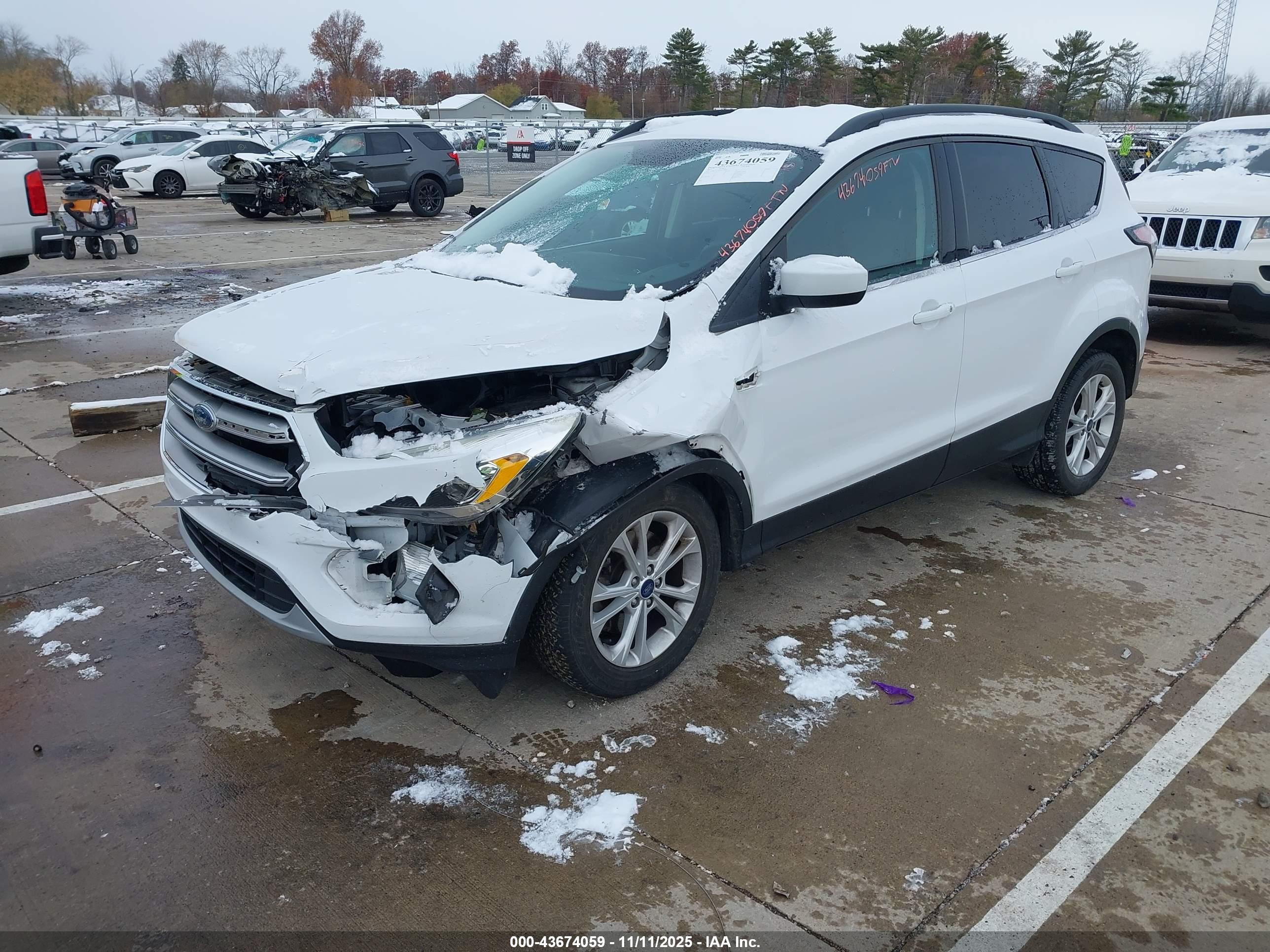 FORD ESCAPE image 2