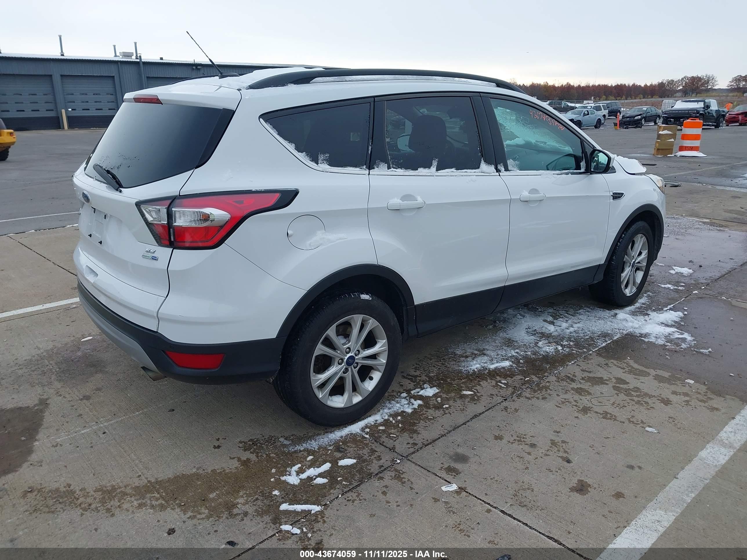 FORD ESCAPE image 4