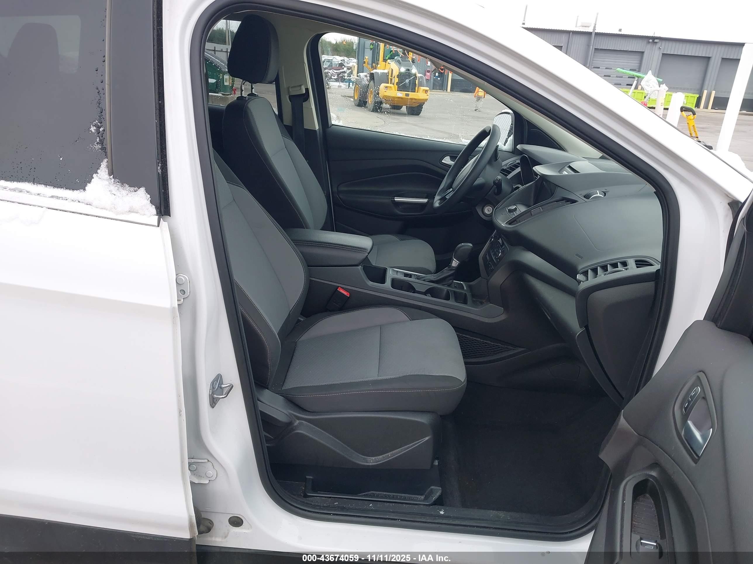 FORD ESCAPE image 5