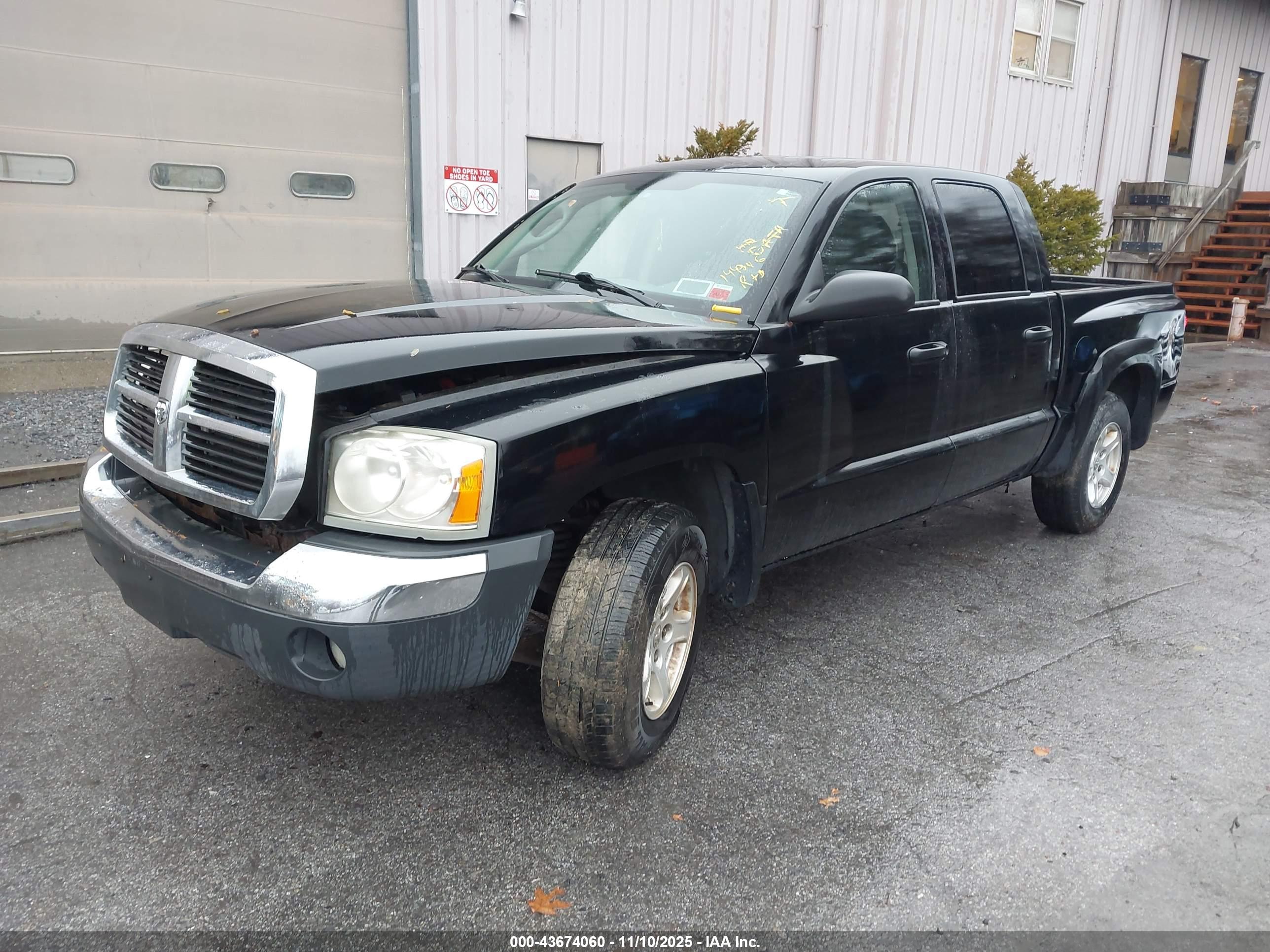 DODGE DAKOTA image 2
