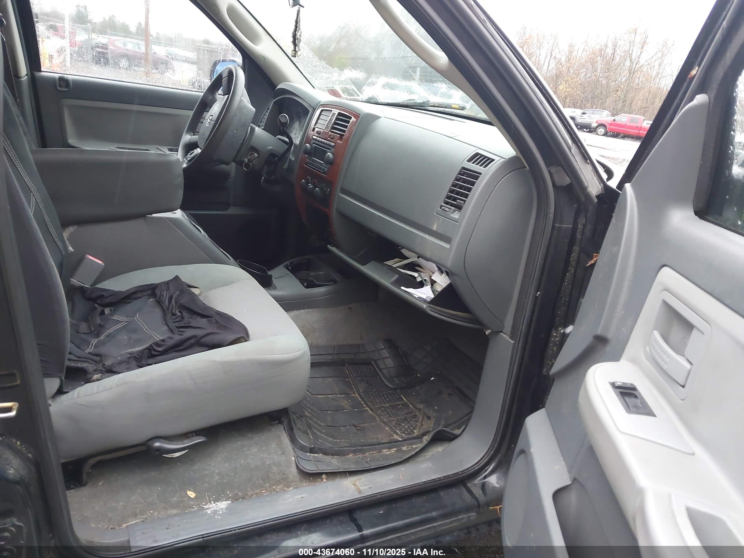DODGE DAKOTA image 5