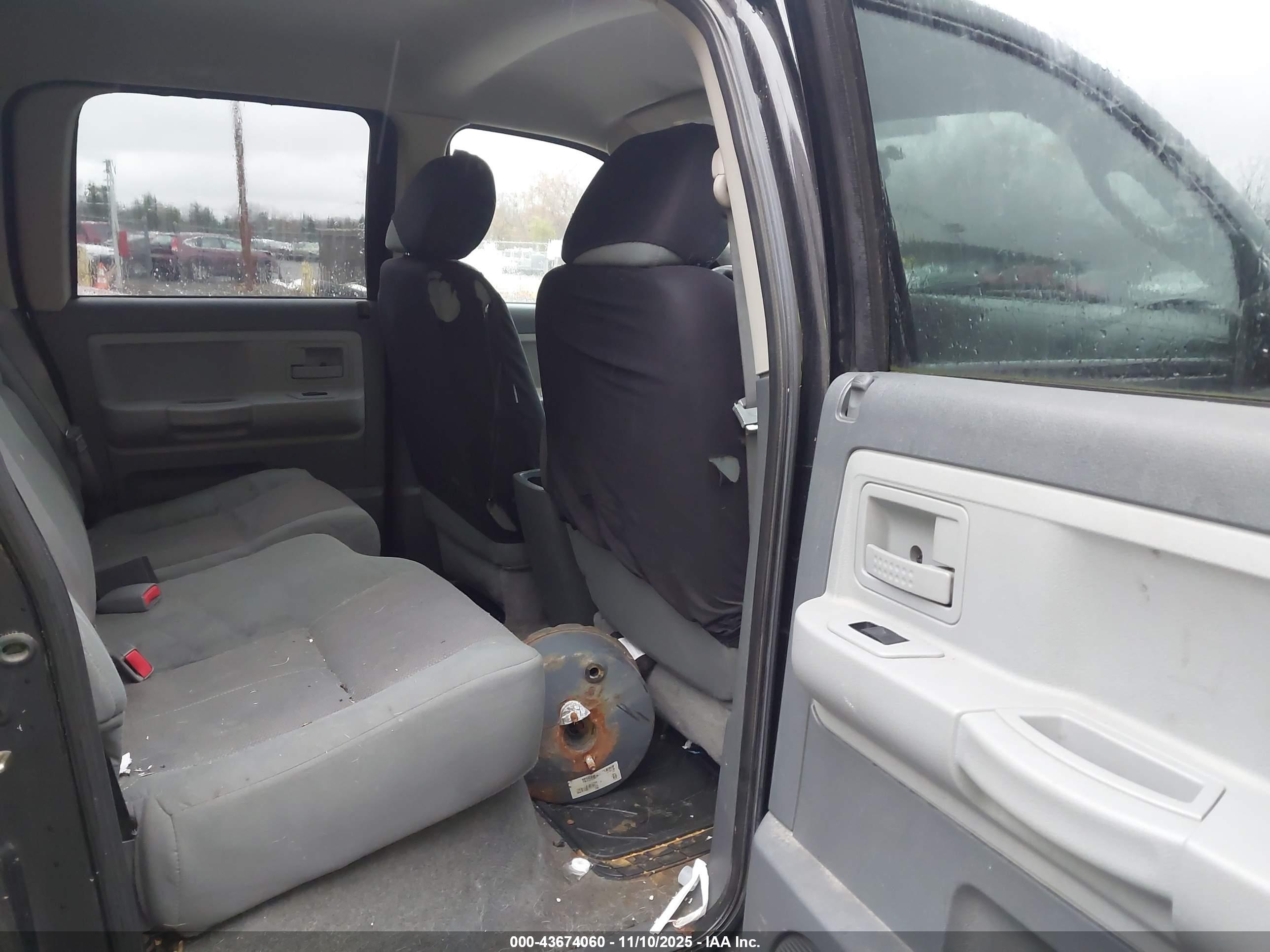 DODGE DAKOTA image 8