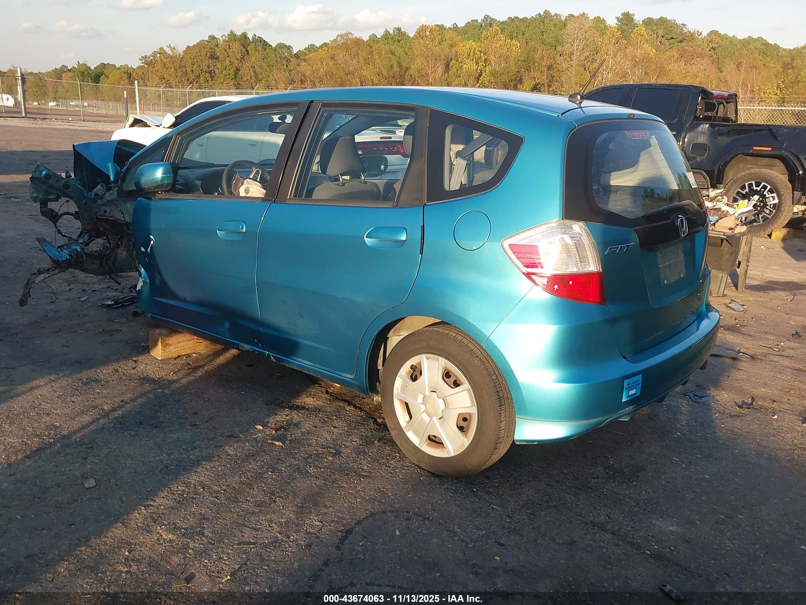 HONDA FIT image 3