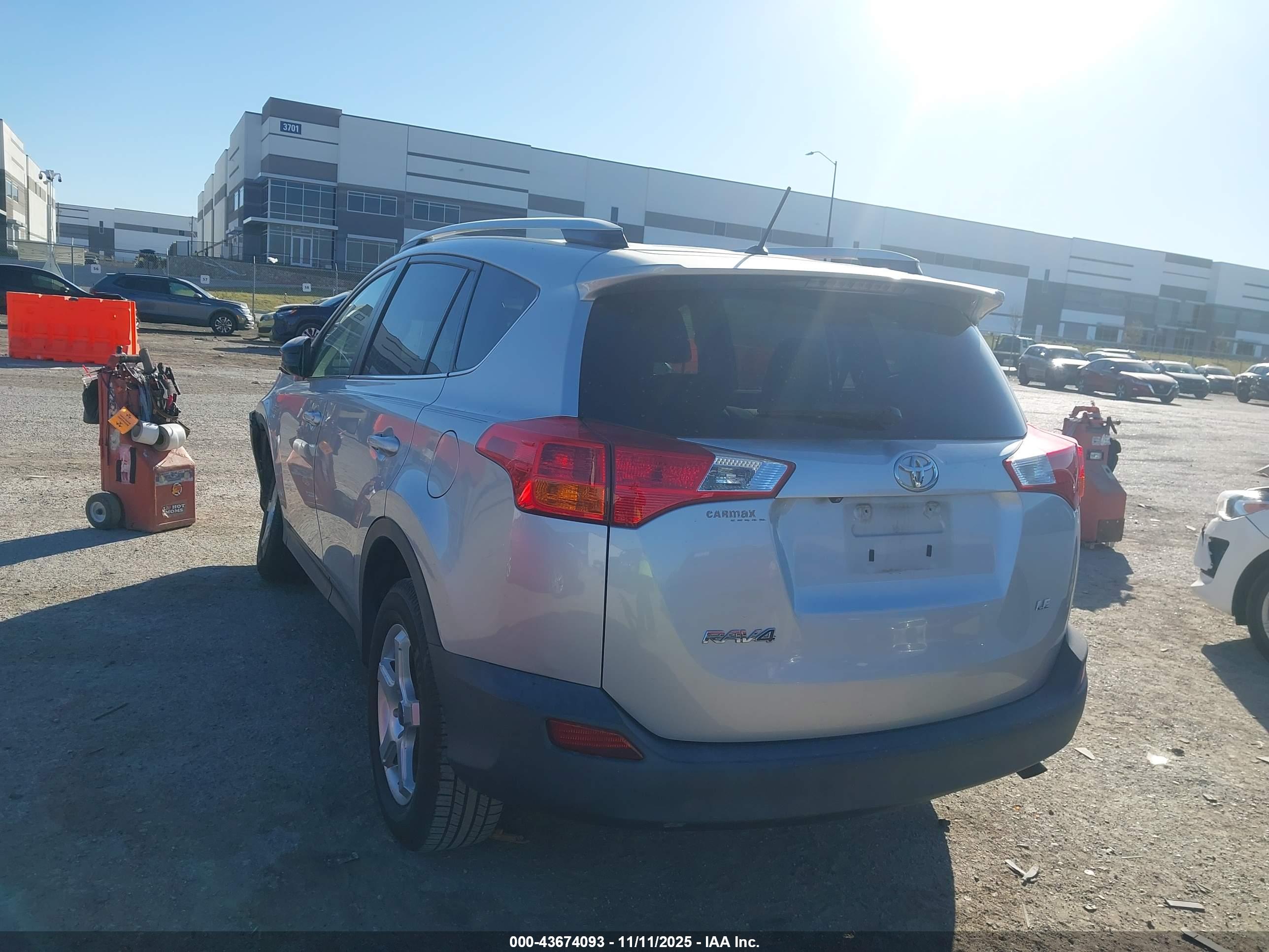 TOYOTA RAV4 image 3