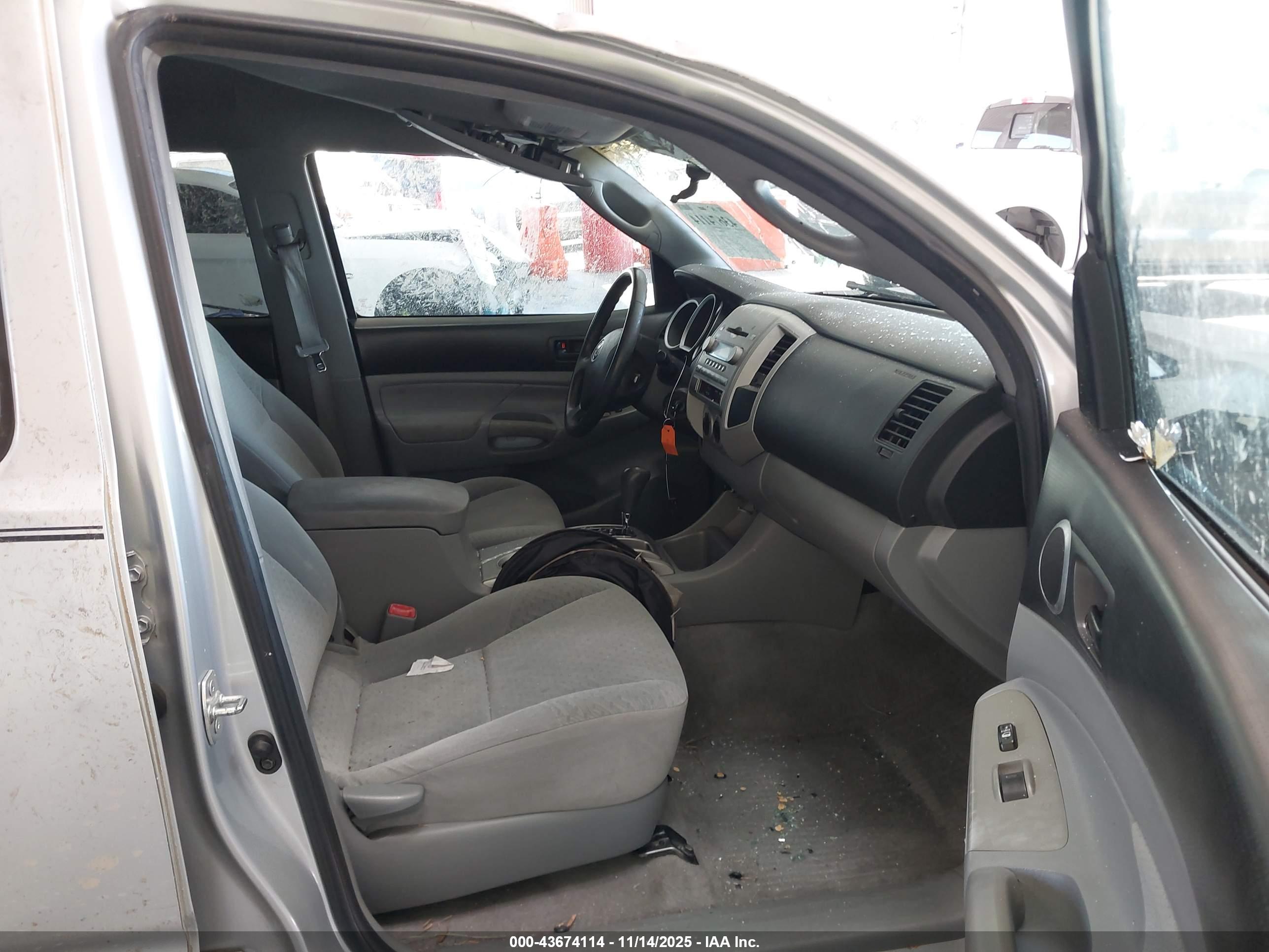 TOYOTA TACOMA image 5