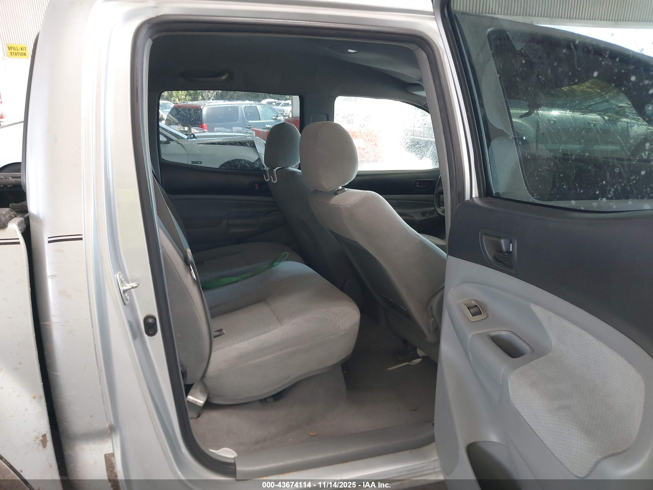 TOYOTA TACOMA image 8