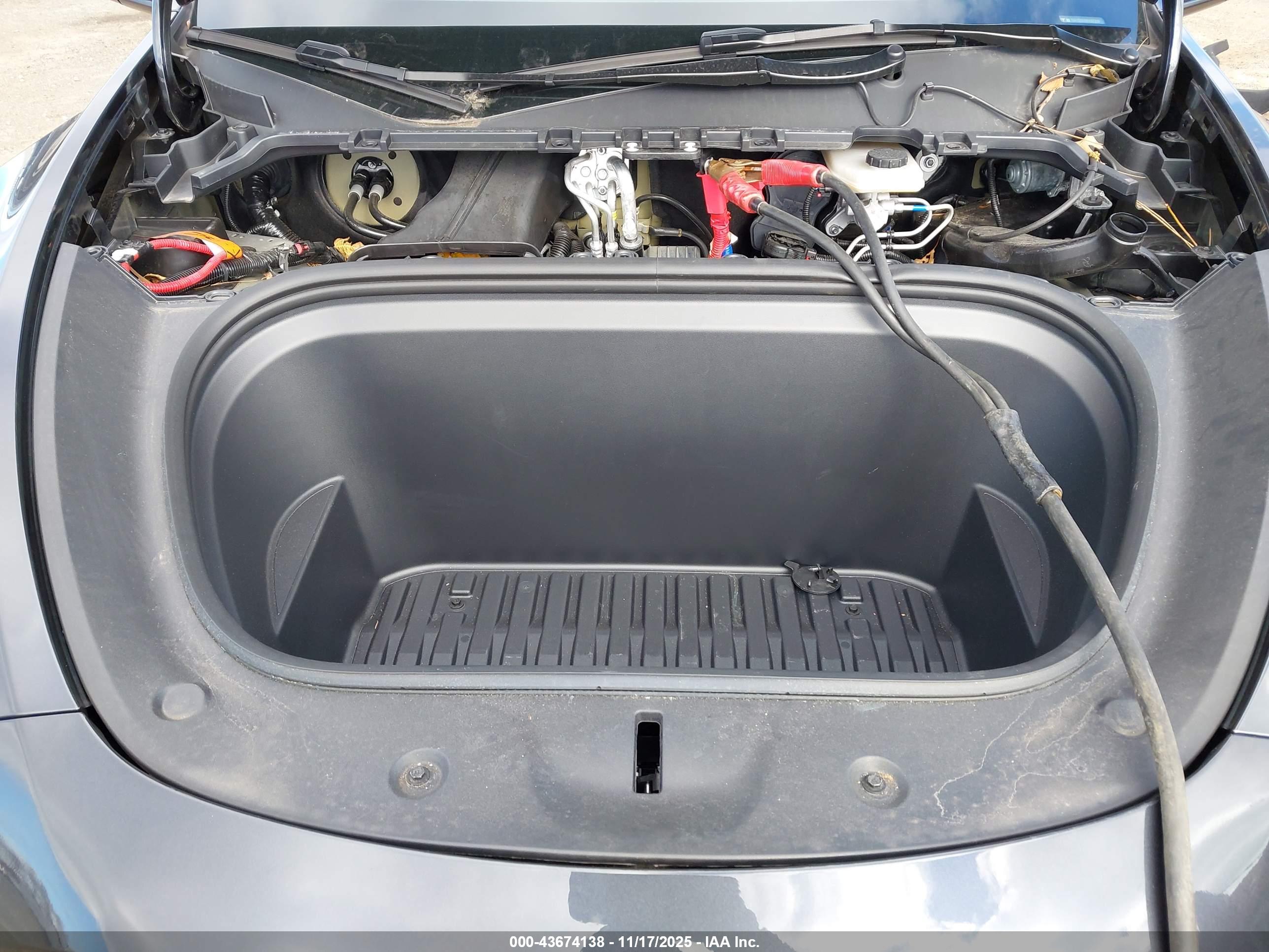 TESLA MODEL image 10