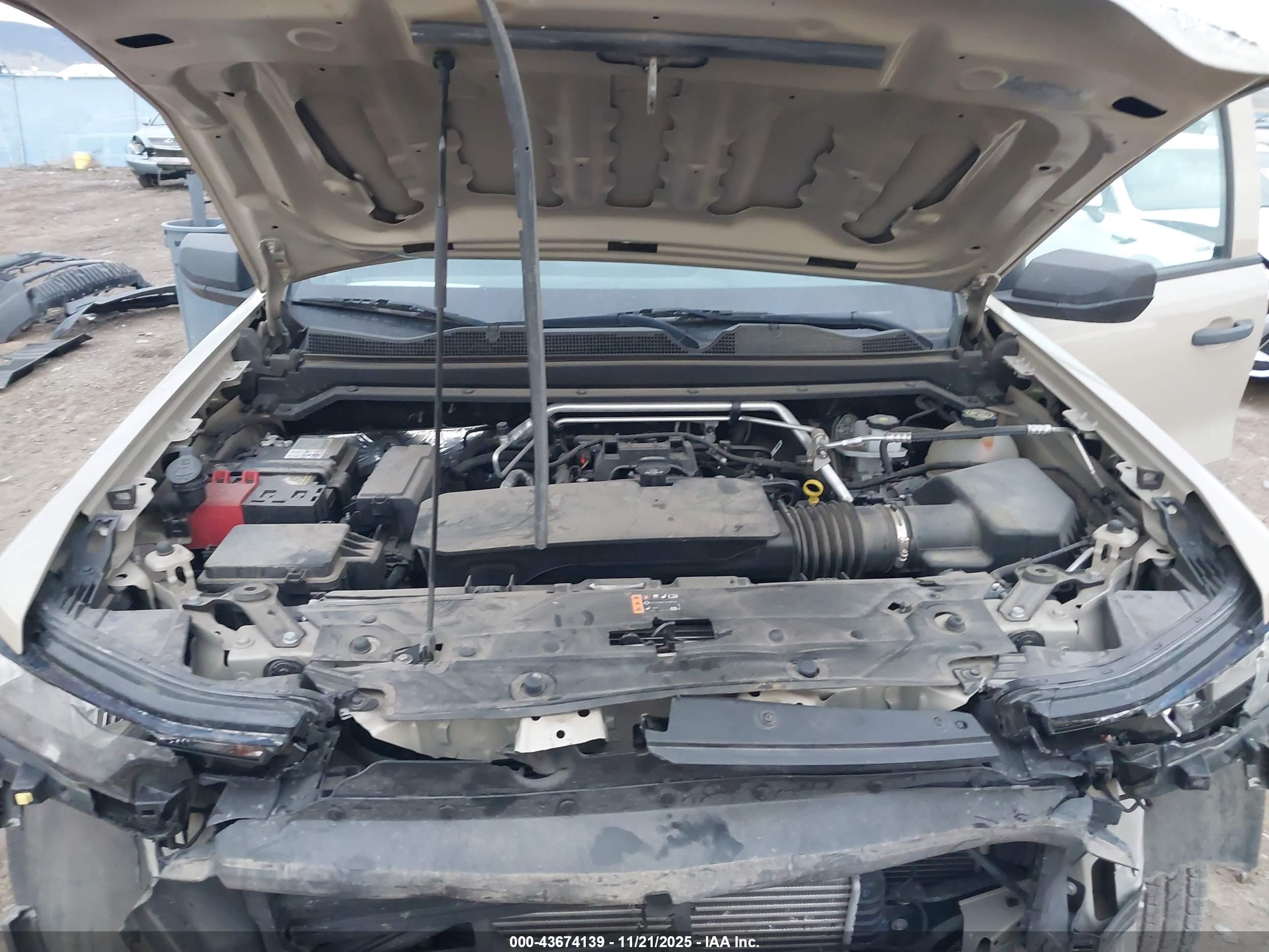 CHEVROLET COLORADO image 10