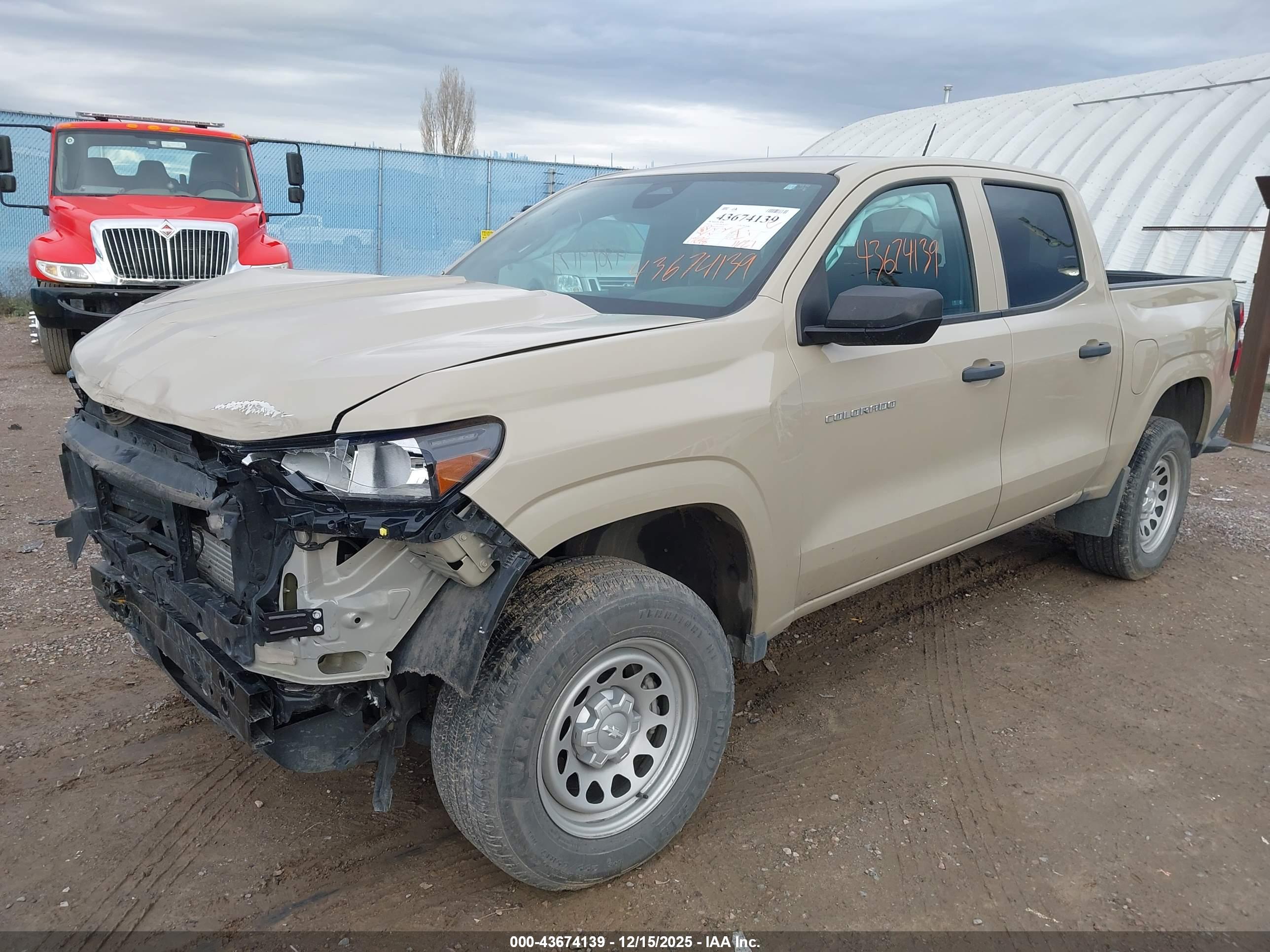 CHEVROLET COLORADO image 2