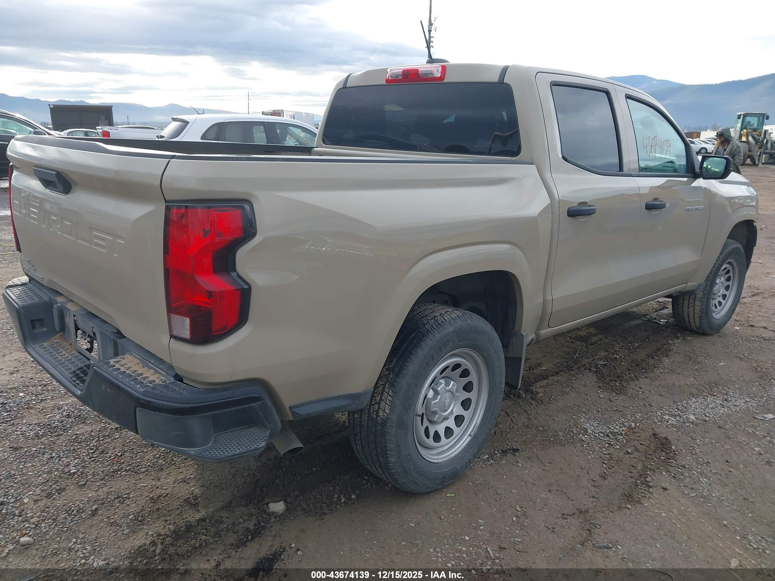 CHEVROLET COLORADO image 4