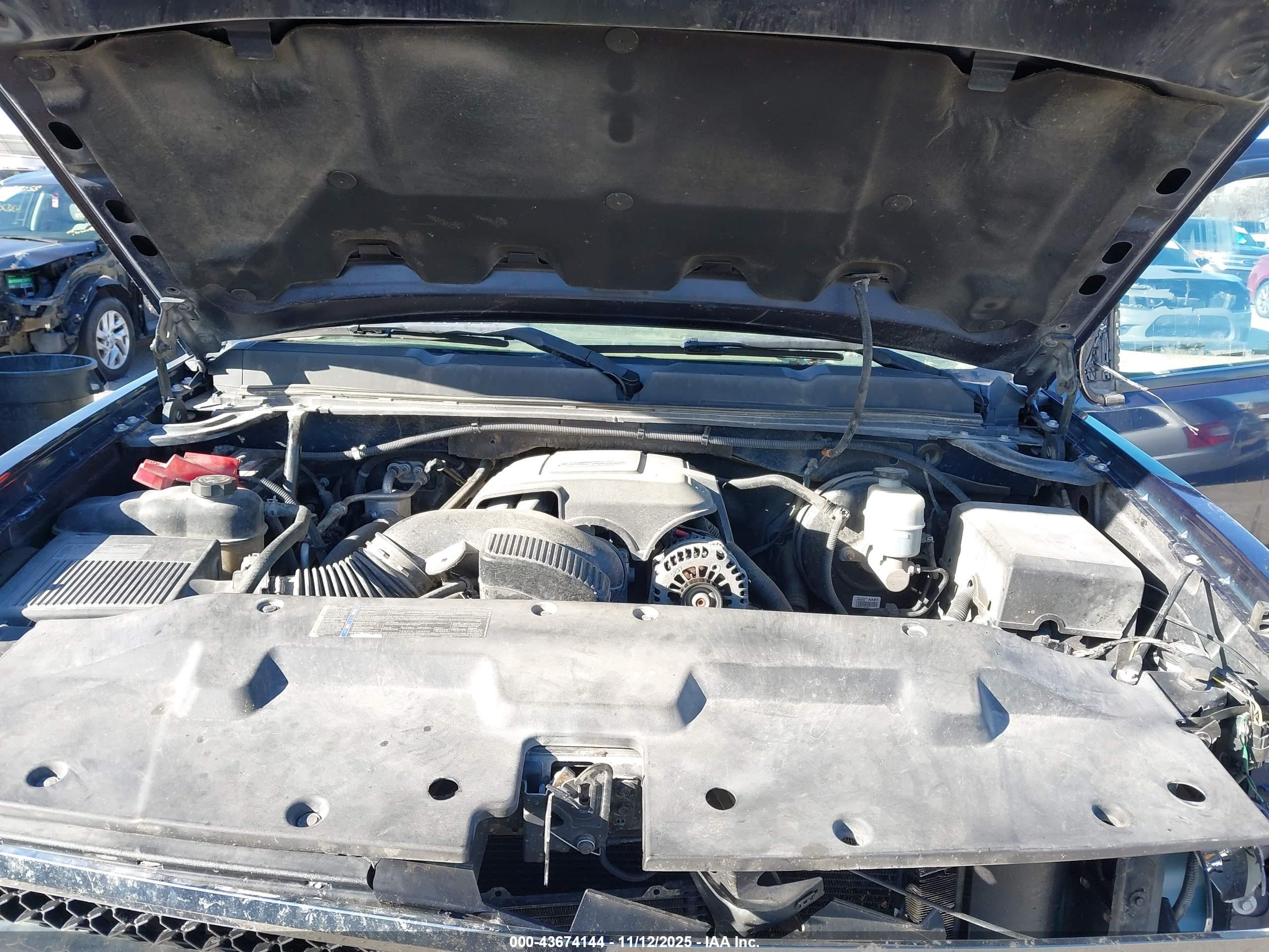 CHEVROLET SILVERADO image 10
