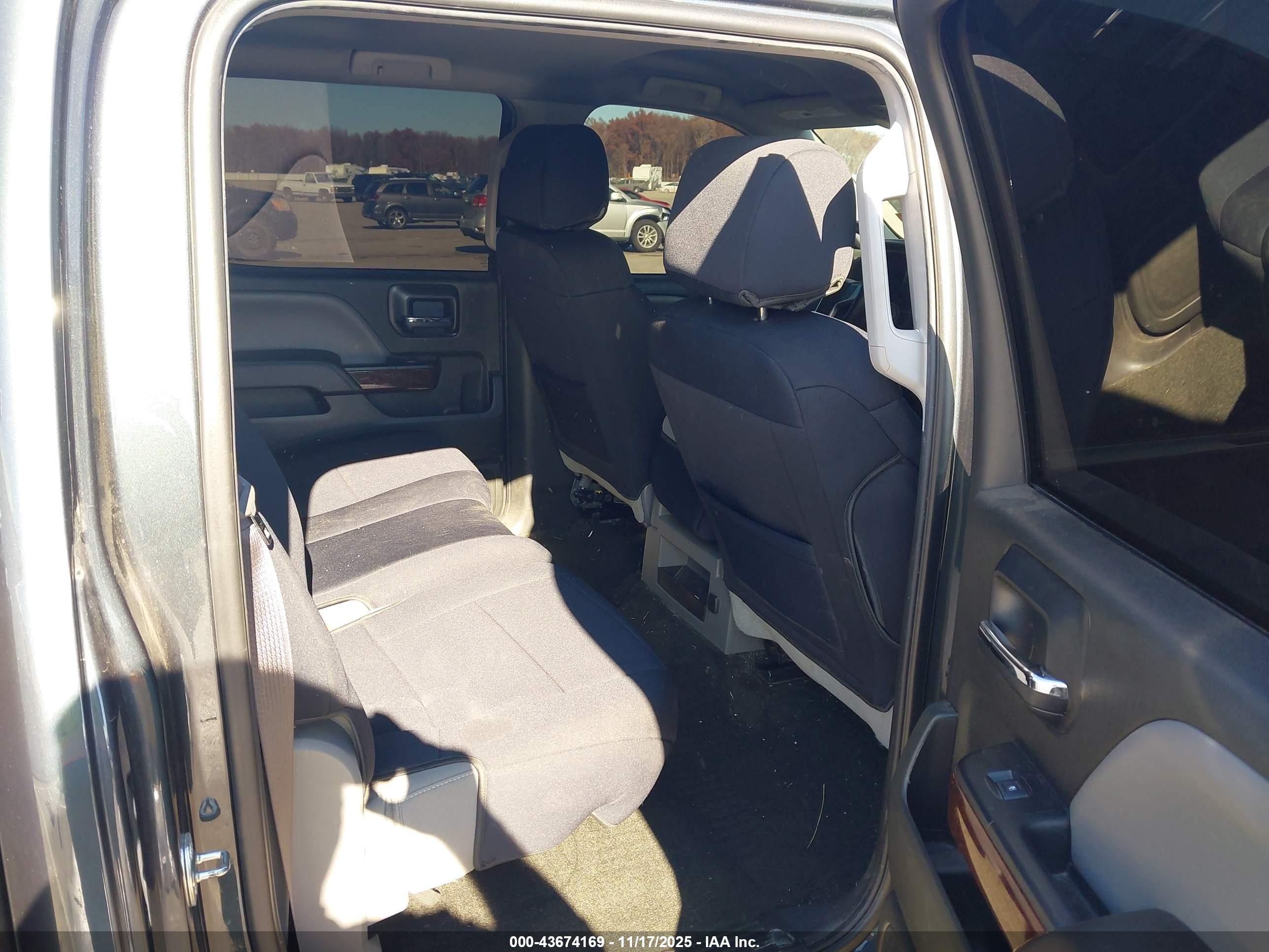 GMC SIERRA image 8