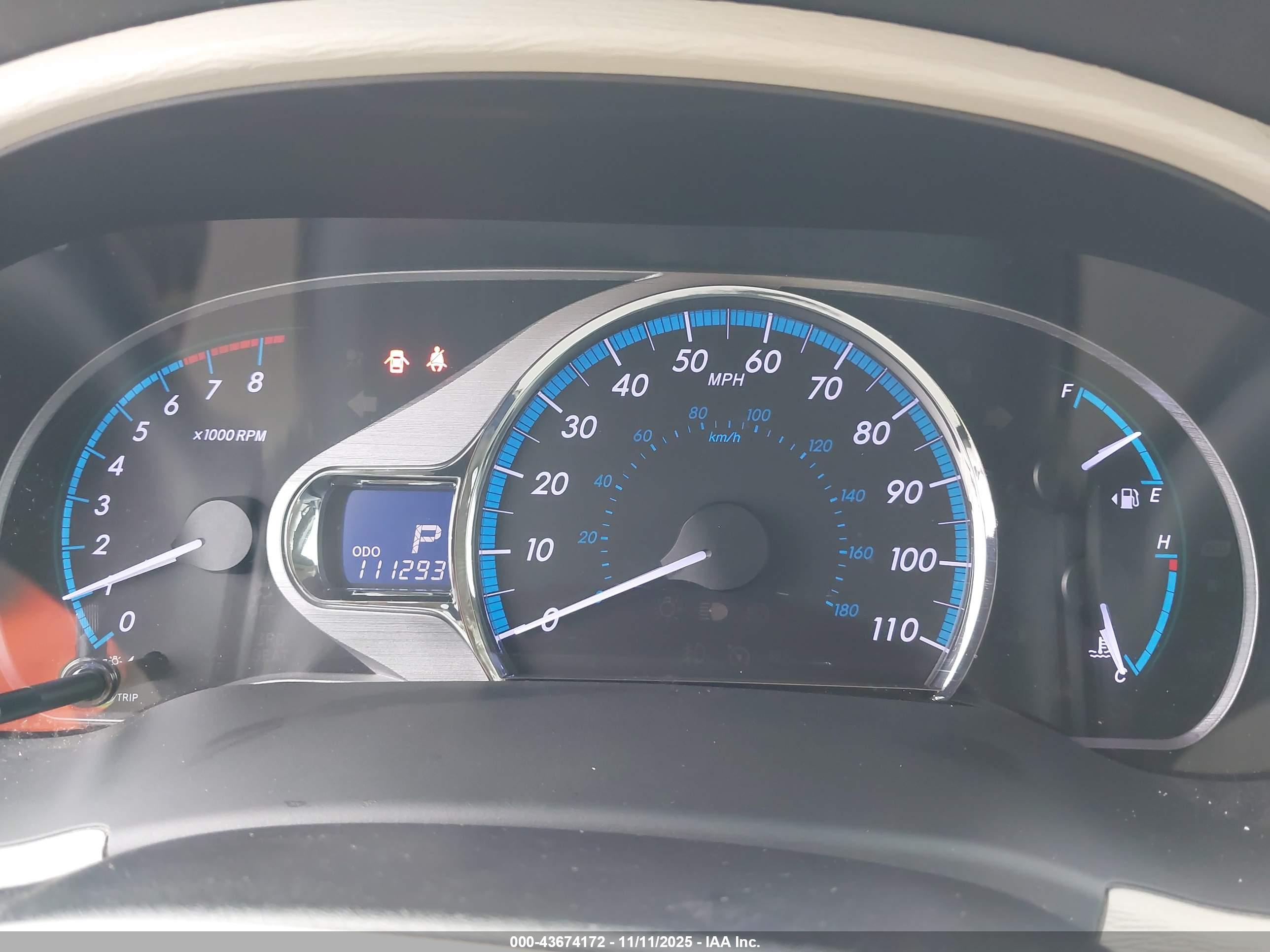 TOYOTA SIENNA image 7