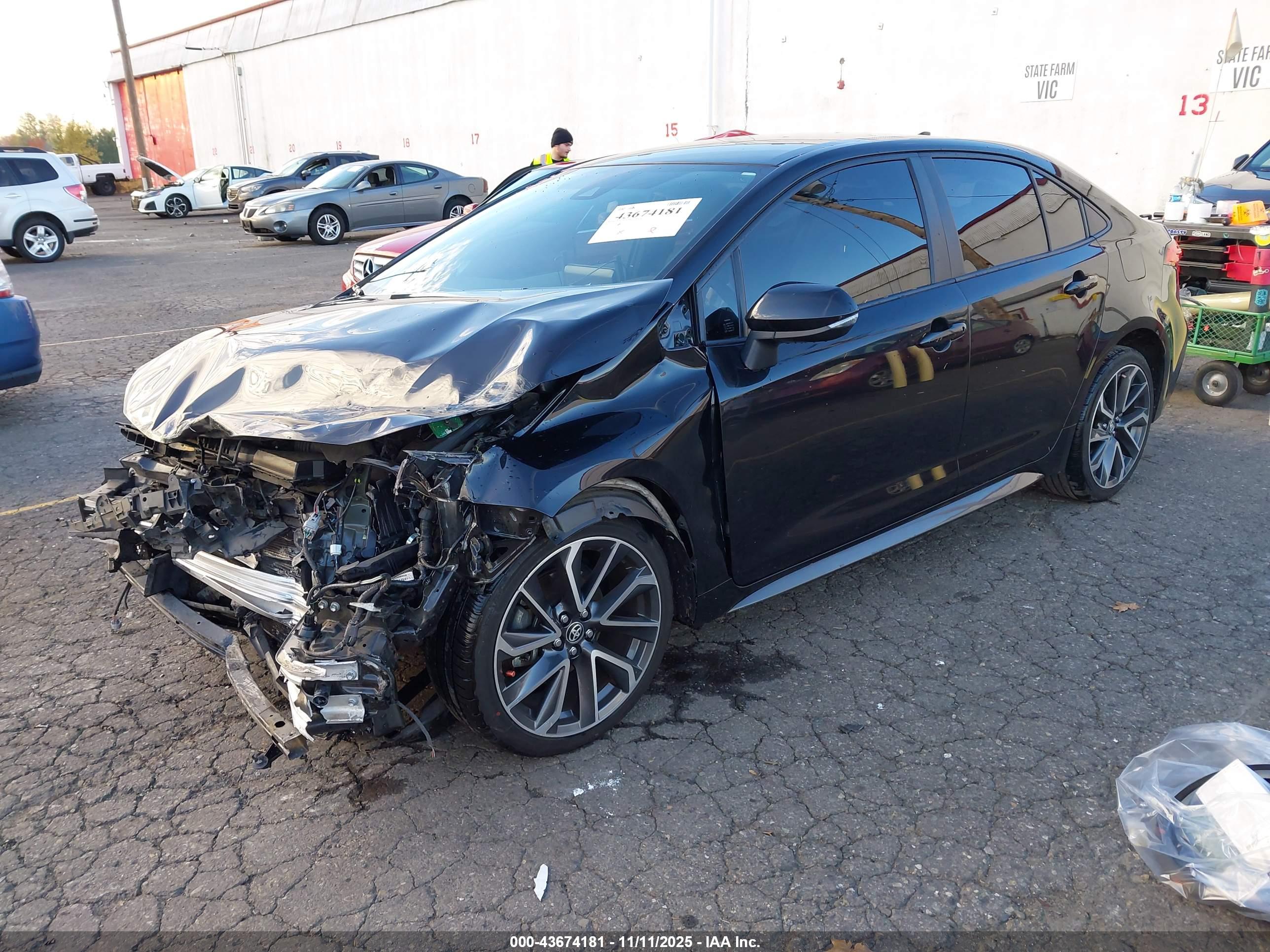 TOYOTA COROLLA image 2