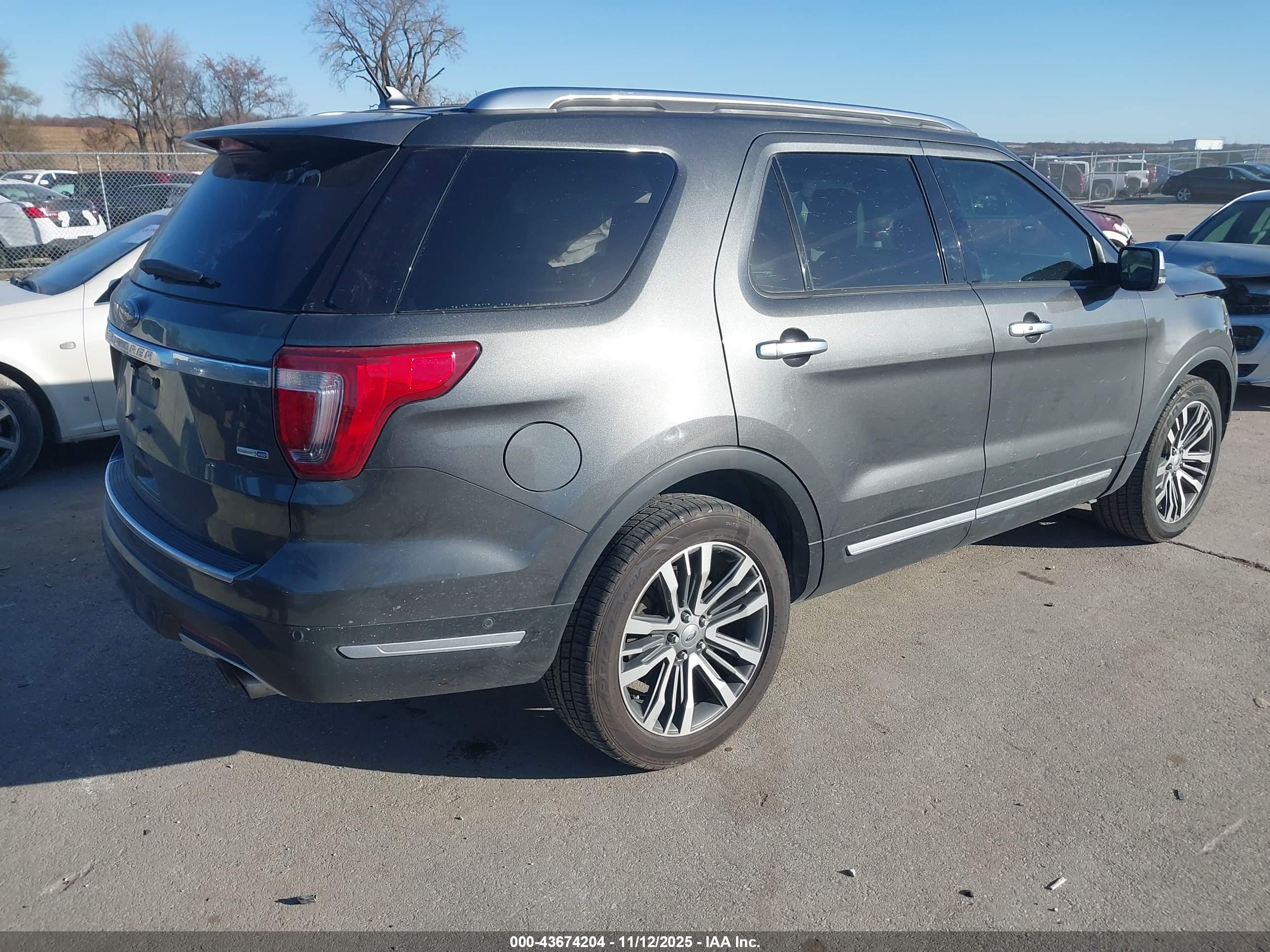 FORD EXPLORER image 4