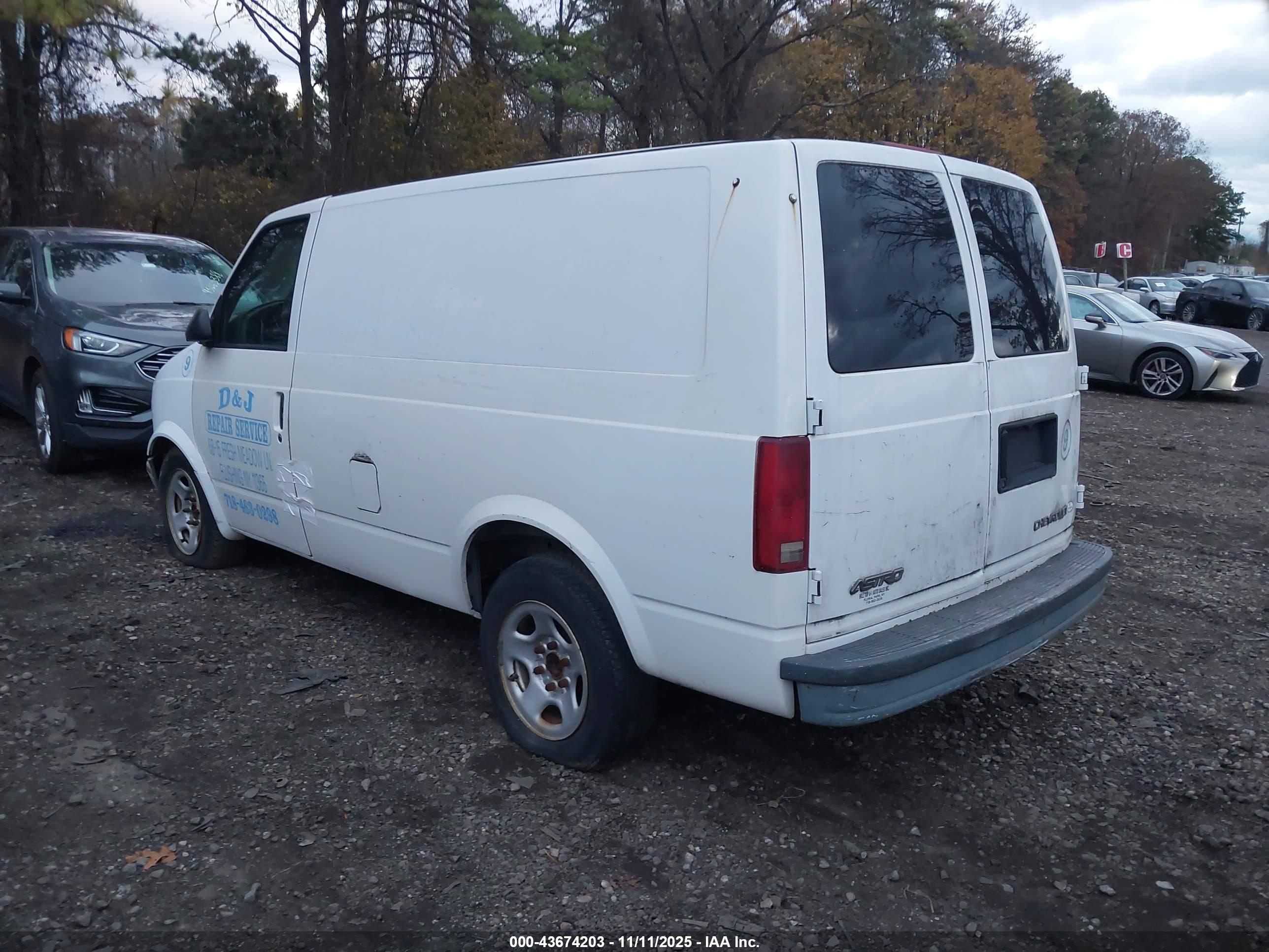 CHEVROLET ASTRO image 3