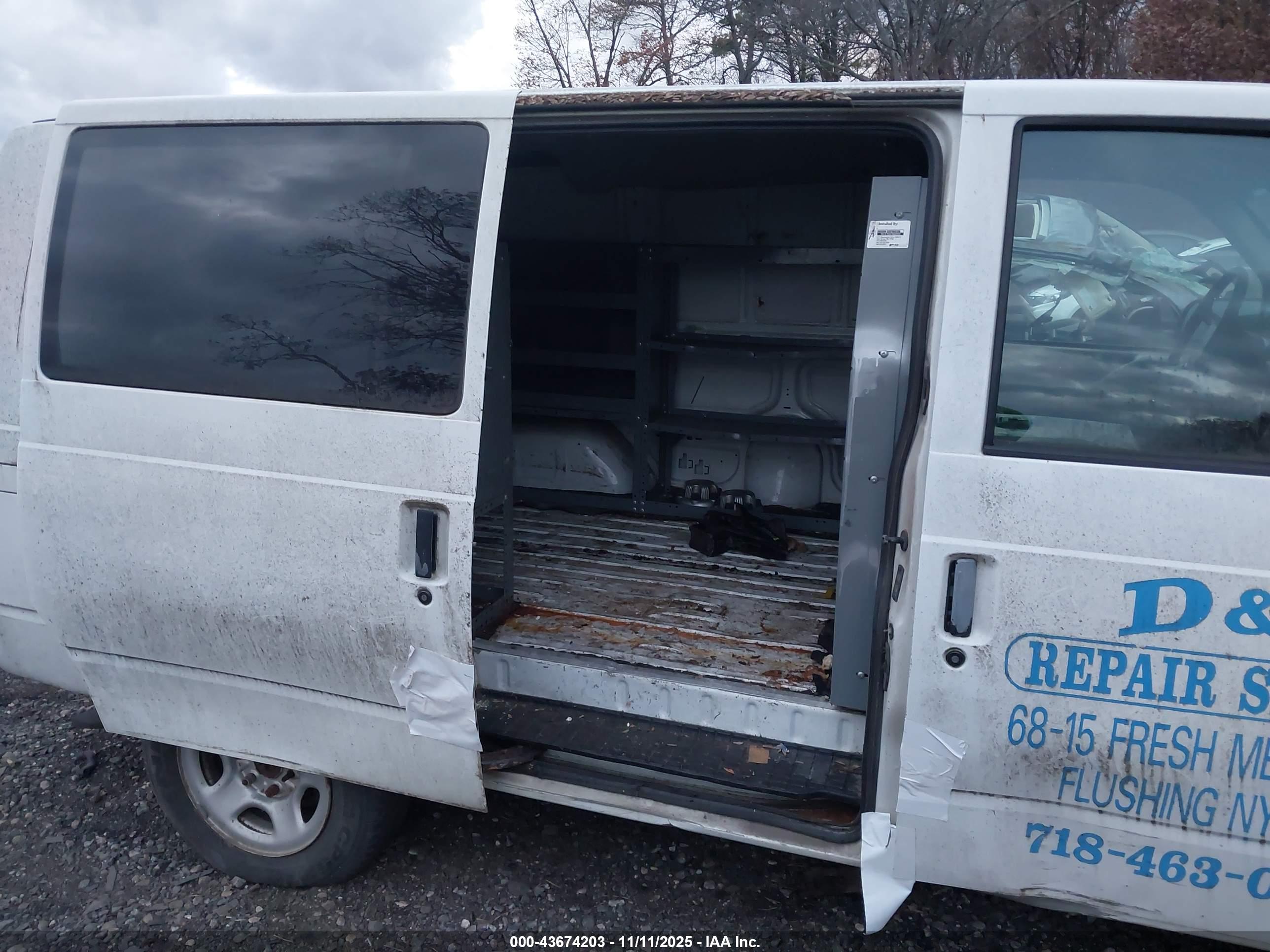 CHEVROLET ASTRO image 8