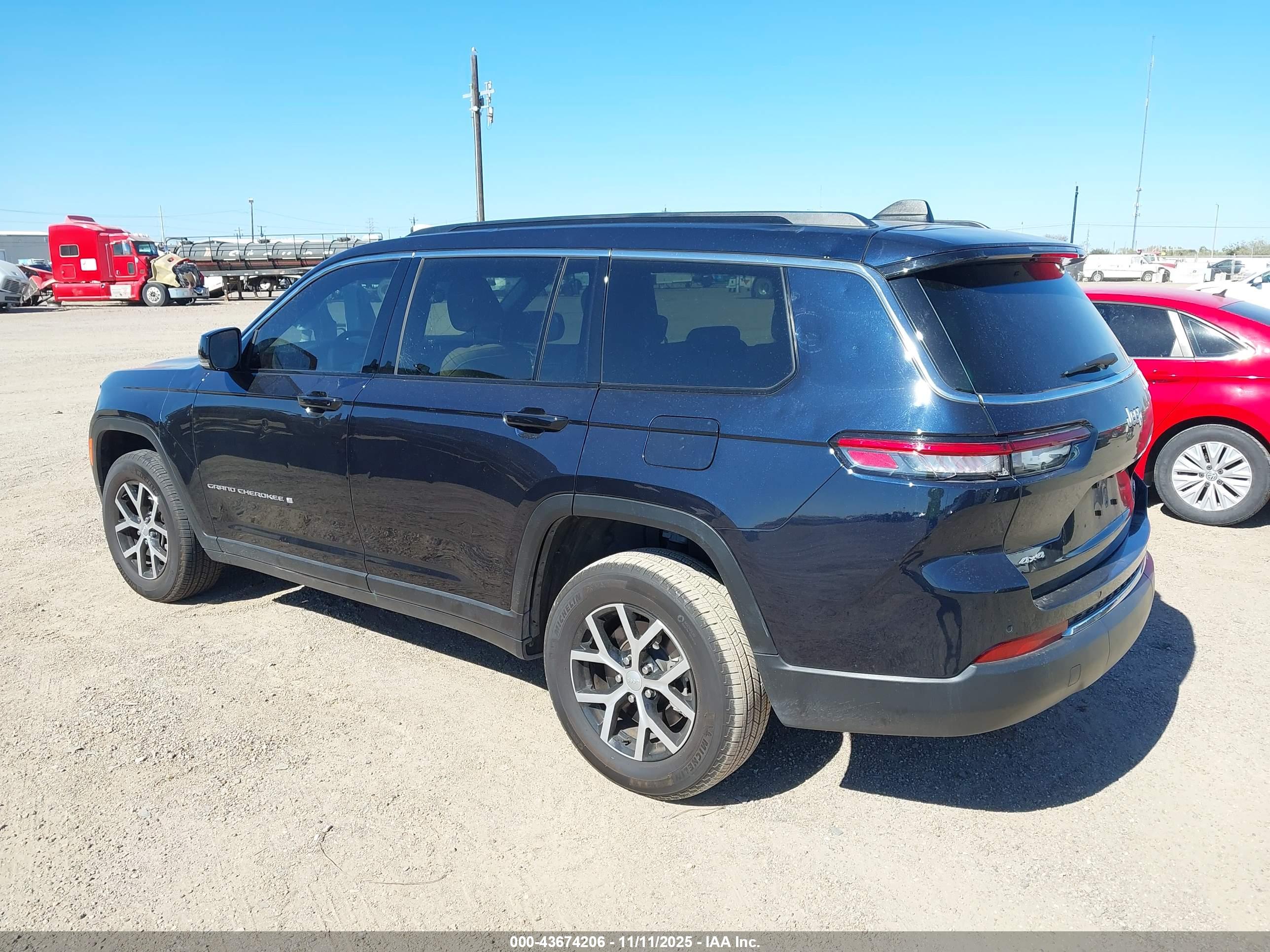 JEEP GRAND image 3