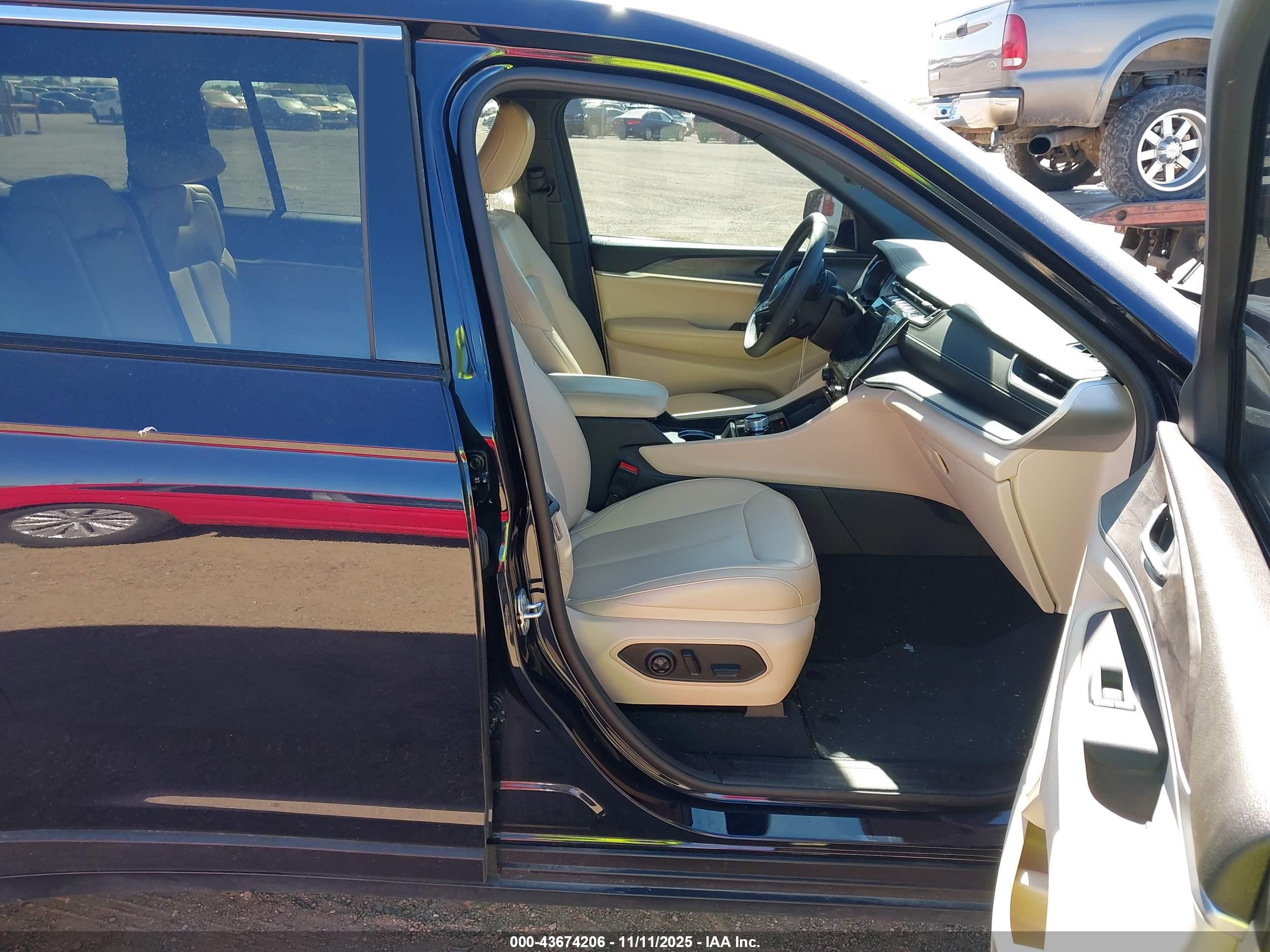 JEEP GRAND image 5