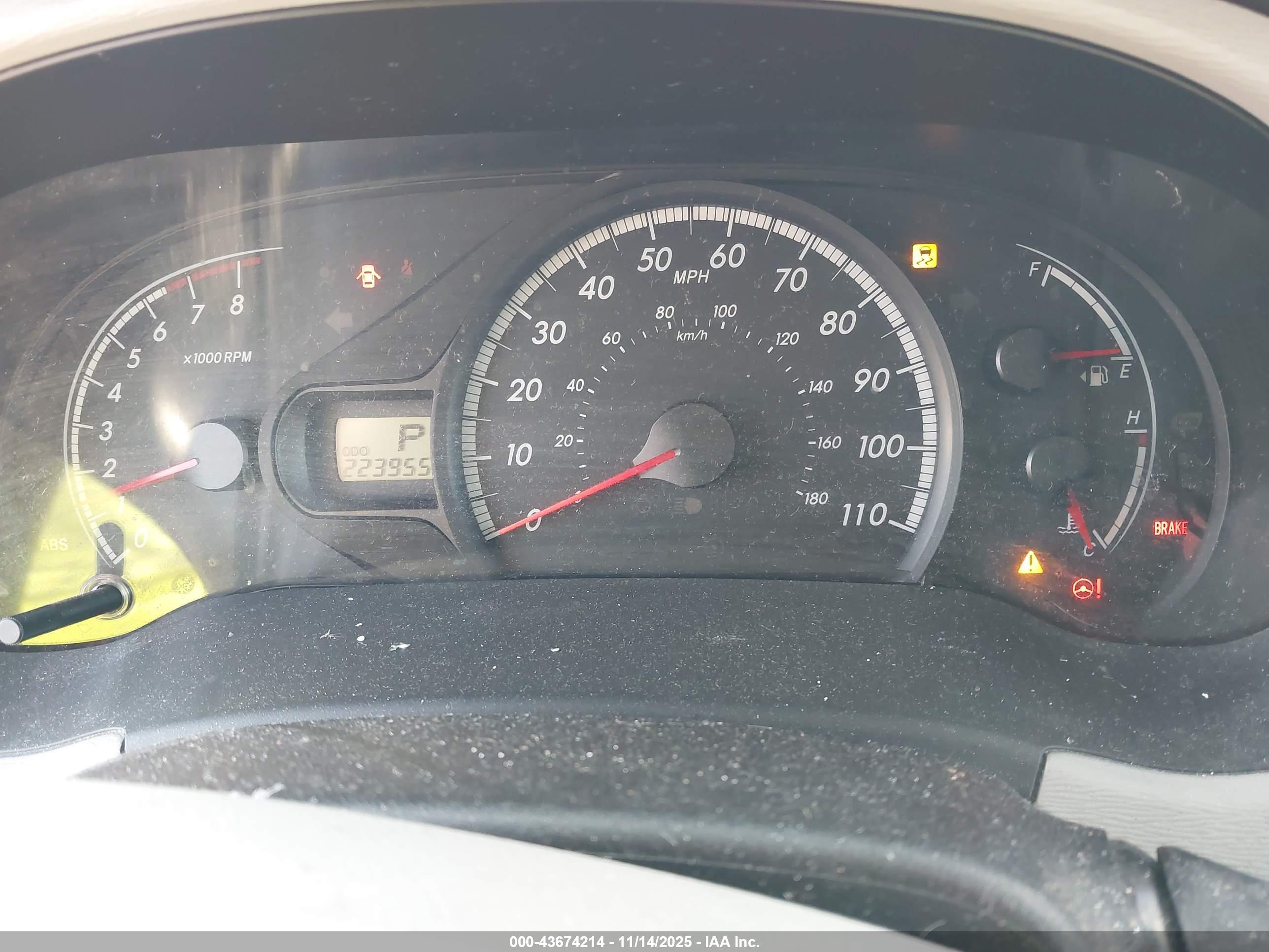 TOYOTA SIENNA image 7